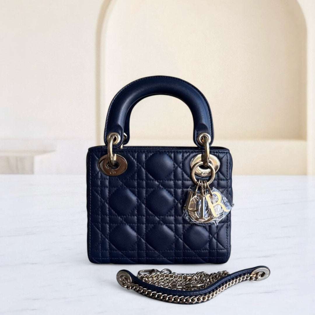 Kovancy Lady Mini - Bandoulière en cuir d'agneau Cannage bleu foncé avec chaîne et quincaillerie dorée