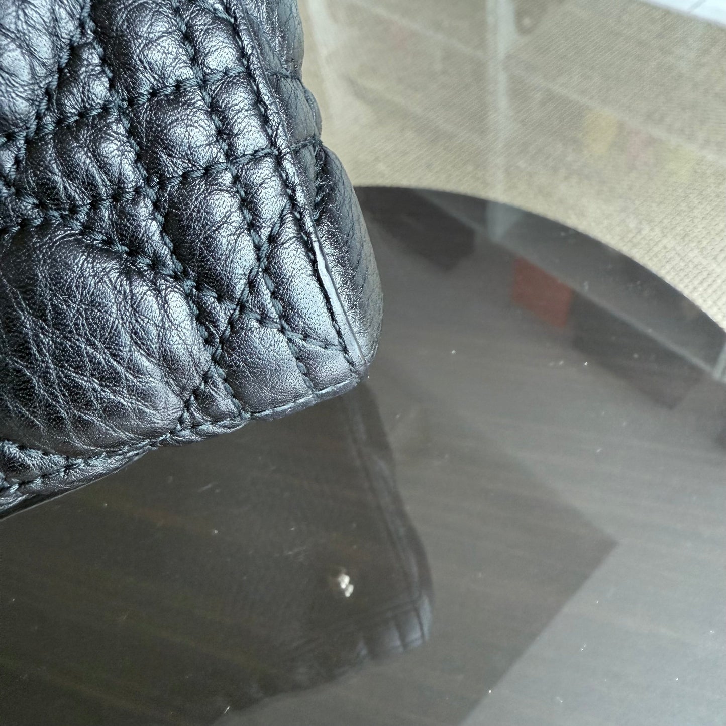 Kovancy Lady Grand rabat en cuir caviar cannage noir GHW sans bandoulière