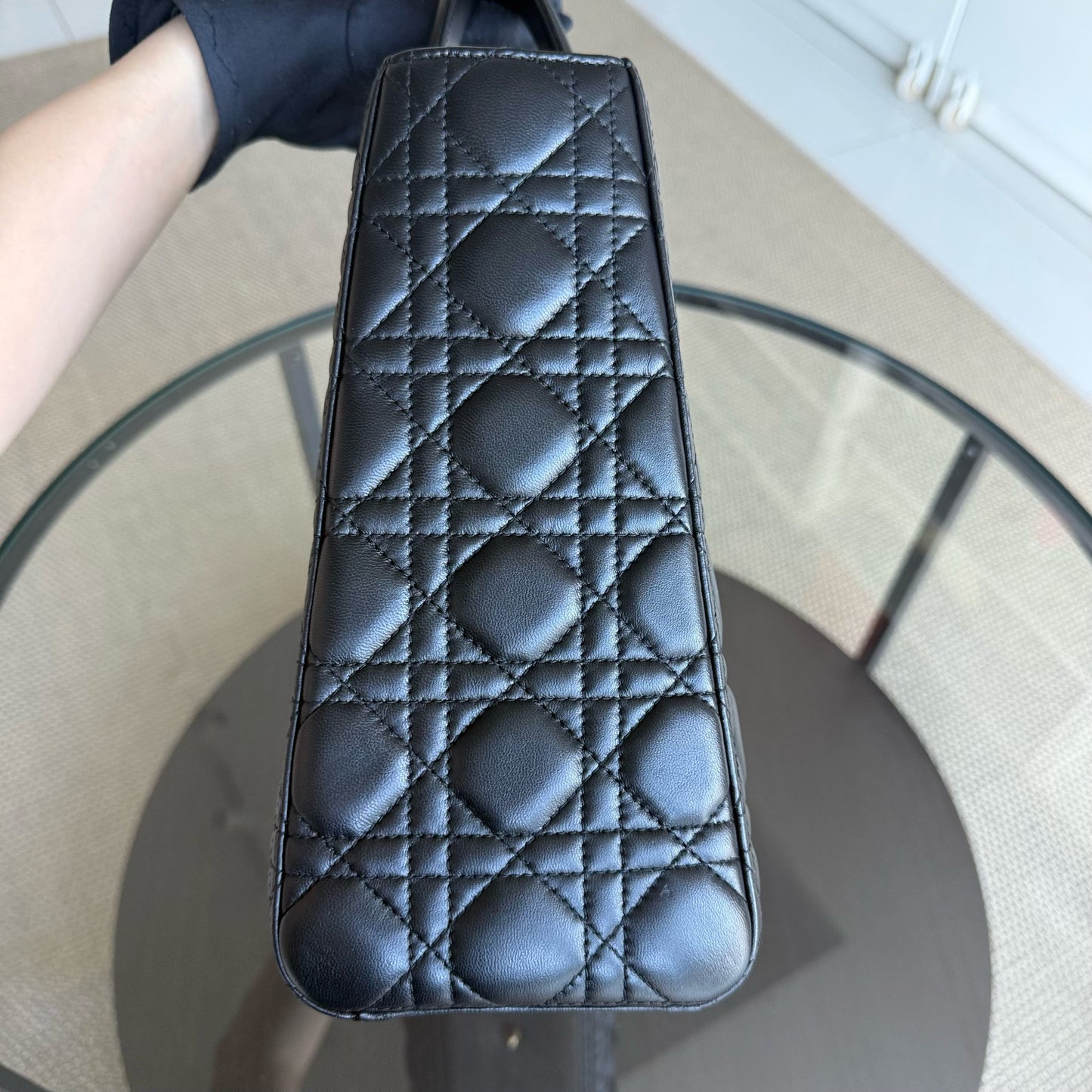 Kovancy Lady Grand - Cuir d'agneau Cannage noir Quincaillerie dorée SANS SANGLE