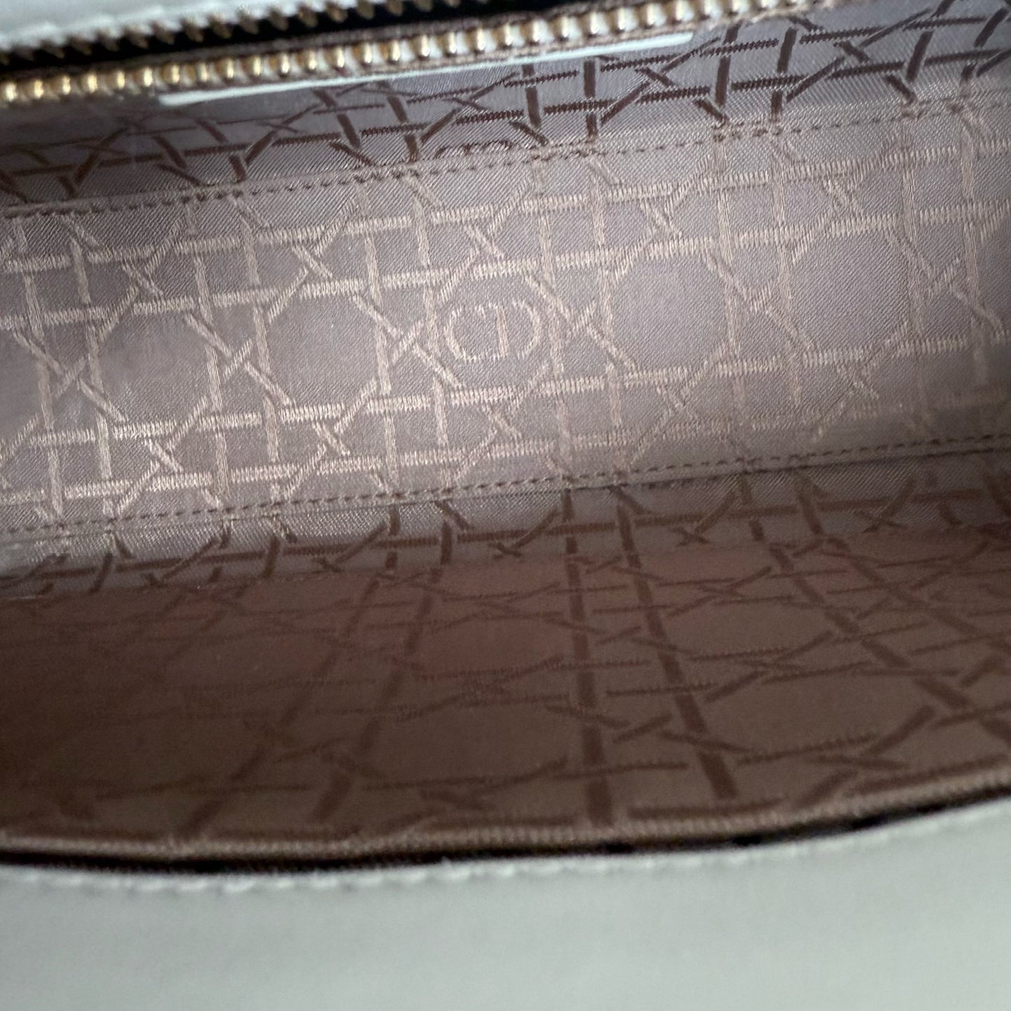 DIO Lady Petit ABC - White Cannage lambskin, gold-finish hardware MyABC