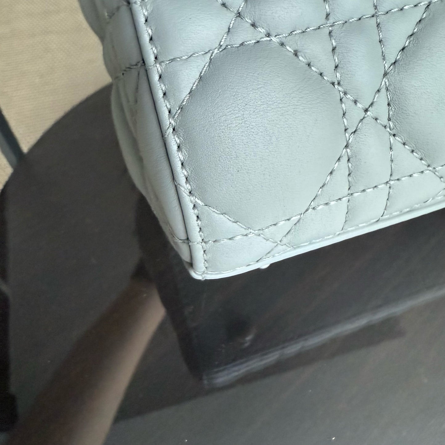 Kovancy Lady Petit modèle ABC - Cuir de veau gris Cannage entièrement gris, finitions noires