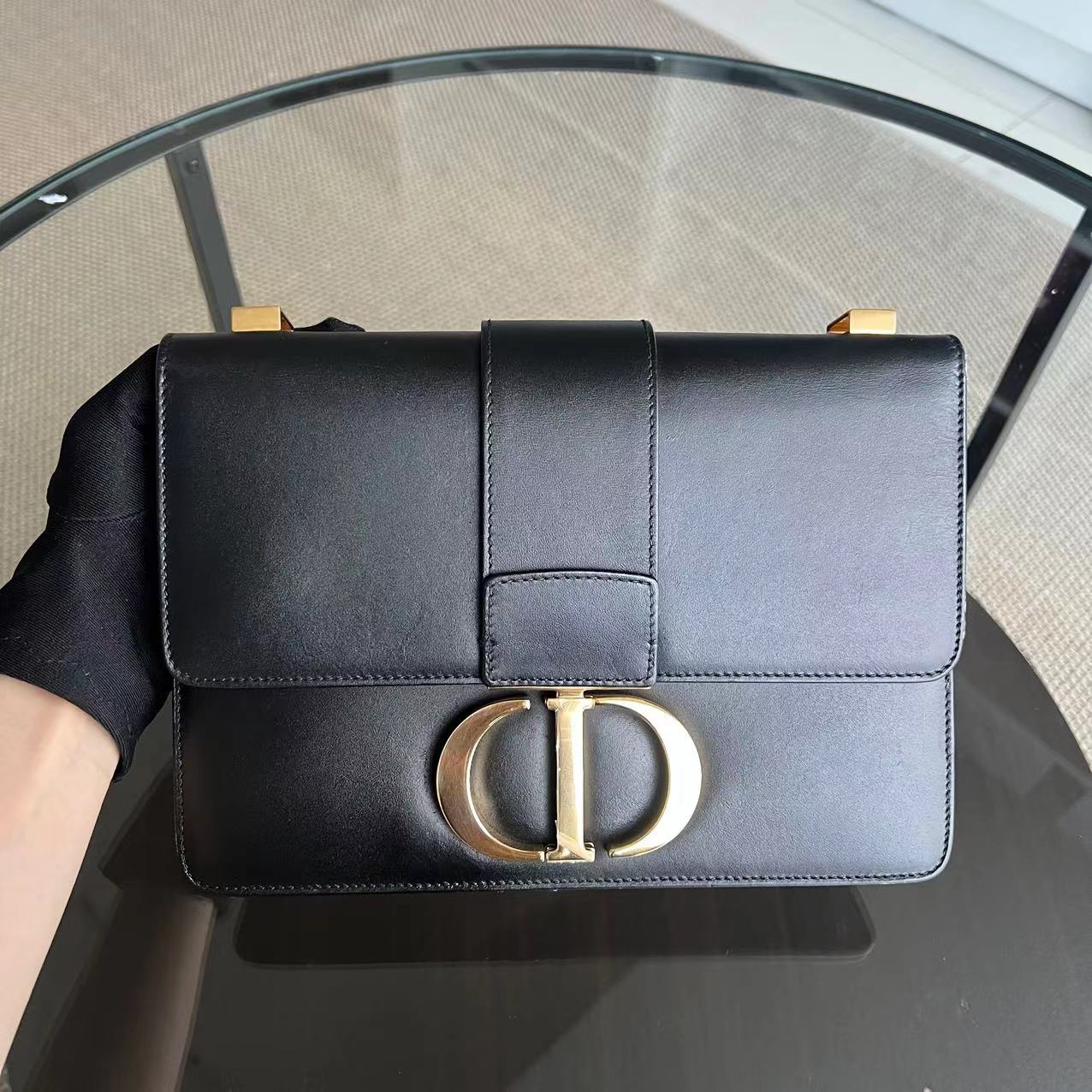 Kovancy 30 Montaigne - Cuir de veau lisse noir accastillage doré avec bandoulière