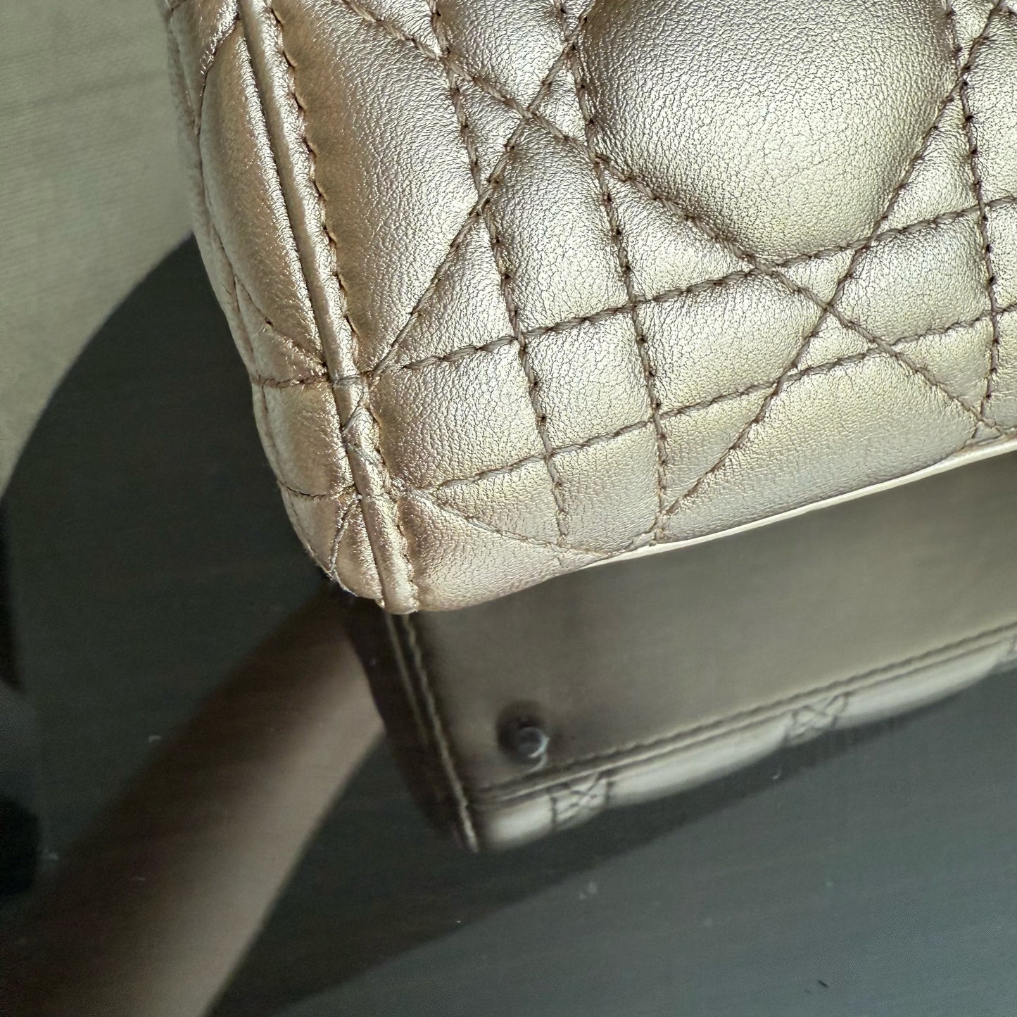 Kovancy Lady Mini - Sangle chaîne en cuir d'agneau Cannage avec quincaillerie dorée et argentée