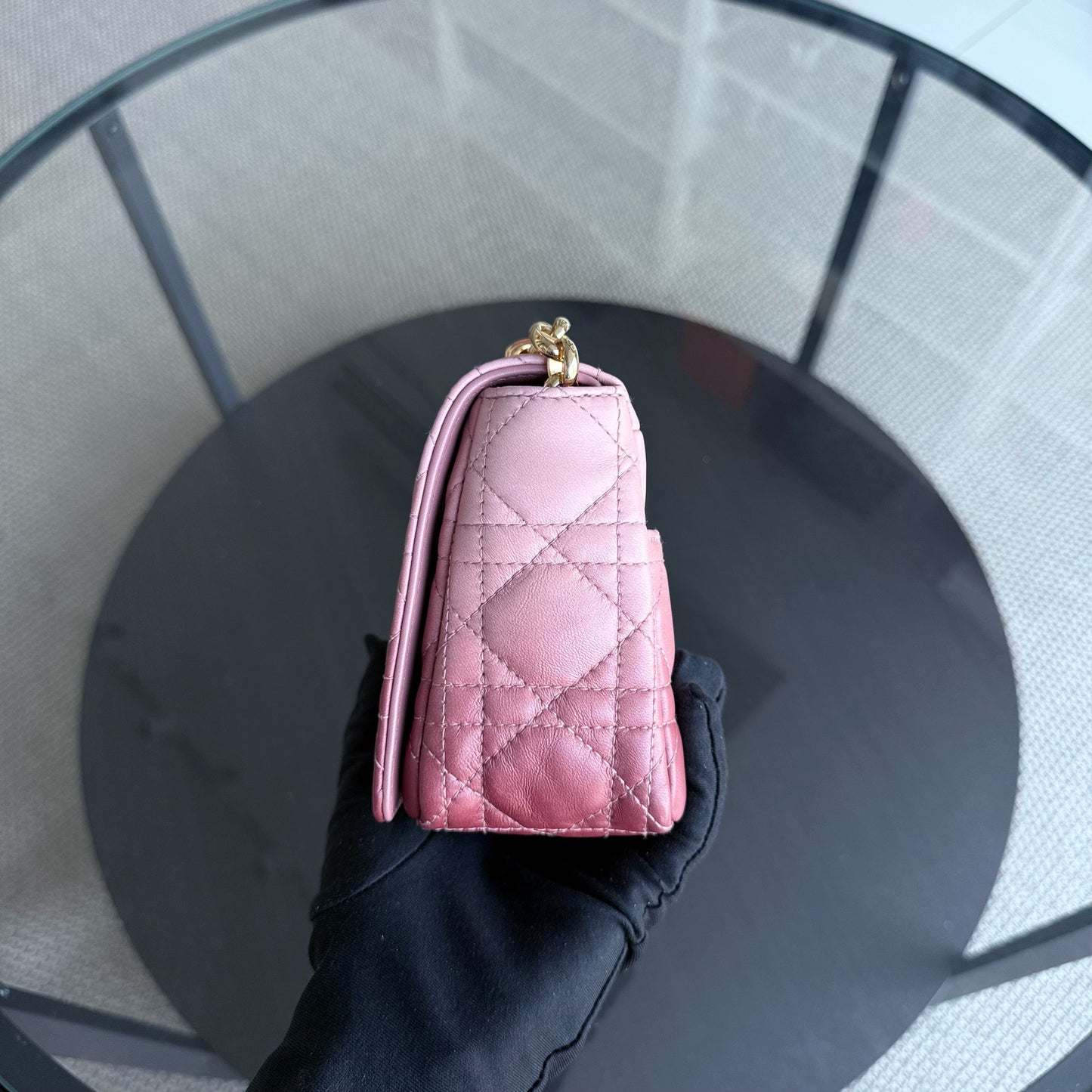 Kovancy Caro Small - Cuir de veau Cannage bicolore Accastillage or rose 20 cm