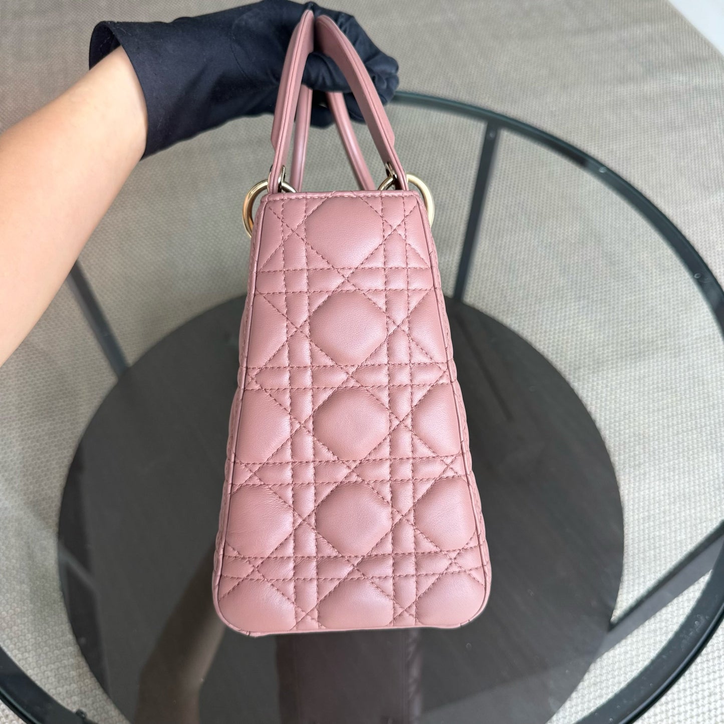Kovancy Lady Taille moyenne - Cuir d'agneau Cannage, finitions dorées, sans bandoulière