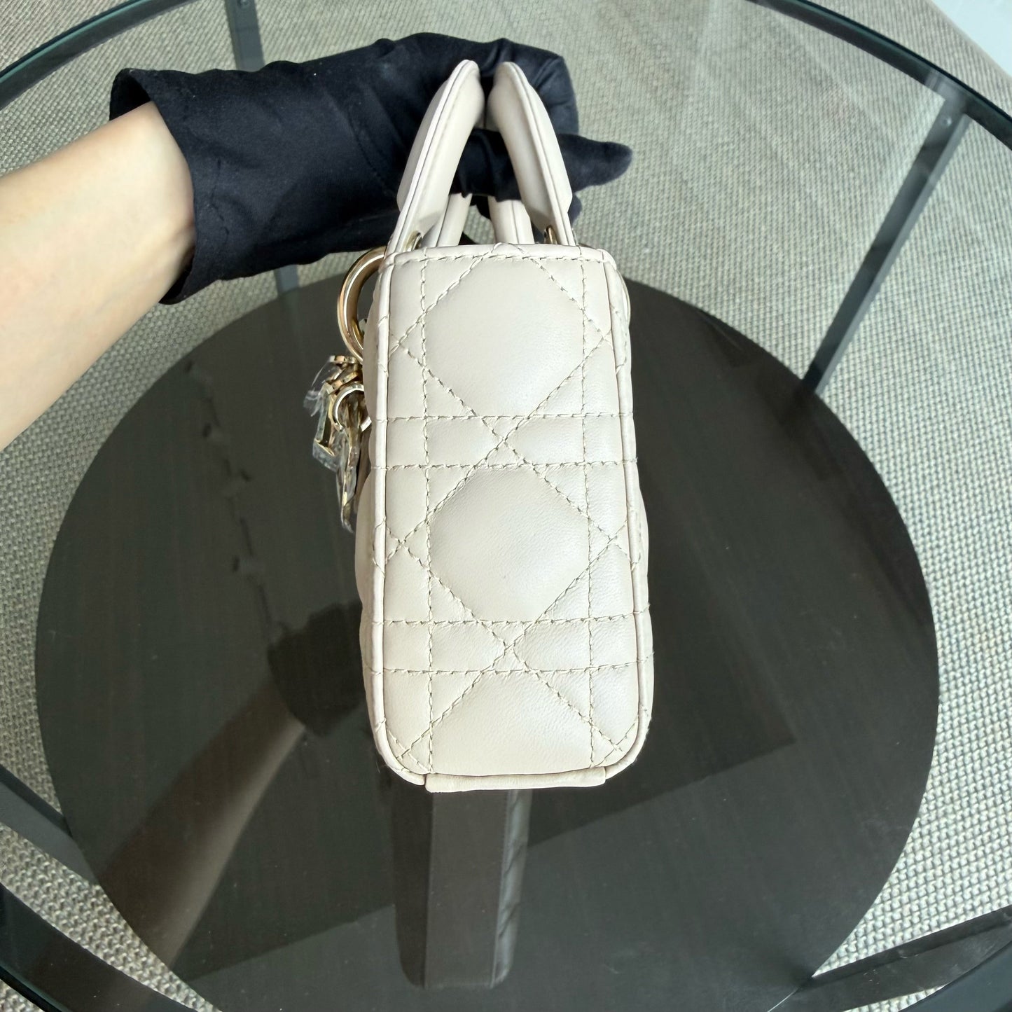 Kovancy Lady D-Joy Small - Cuir d'agneau Cannage beige, finitions dorées, bracelet unique