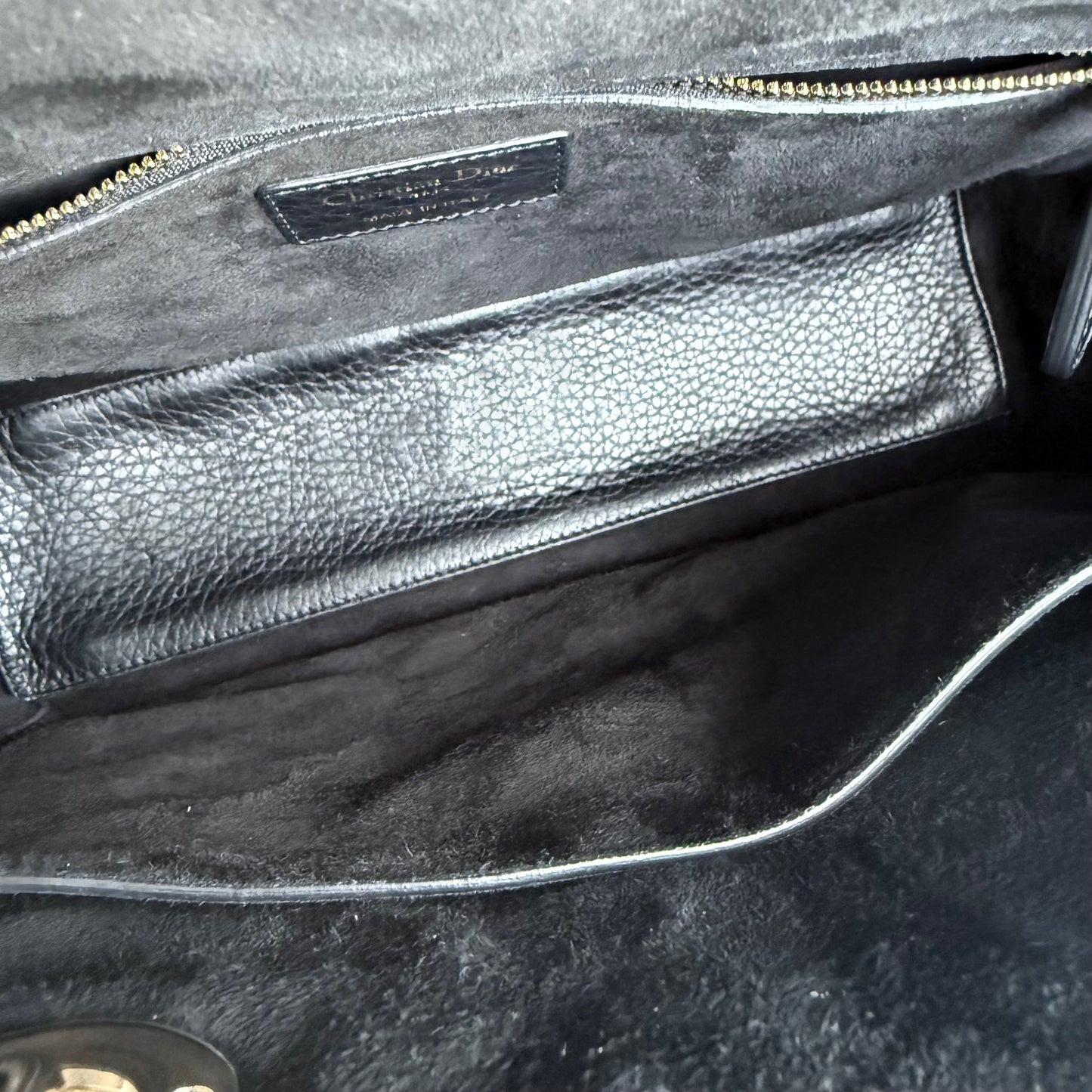 Kovancy Lady Grand rabat en cuir caviar cannage noir GHW sans bandoulière