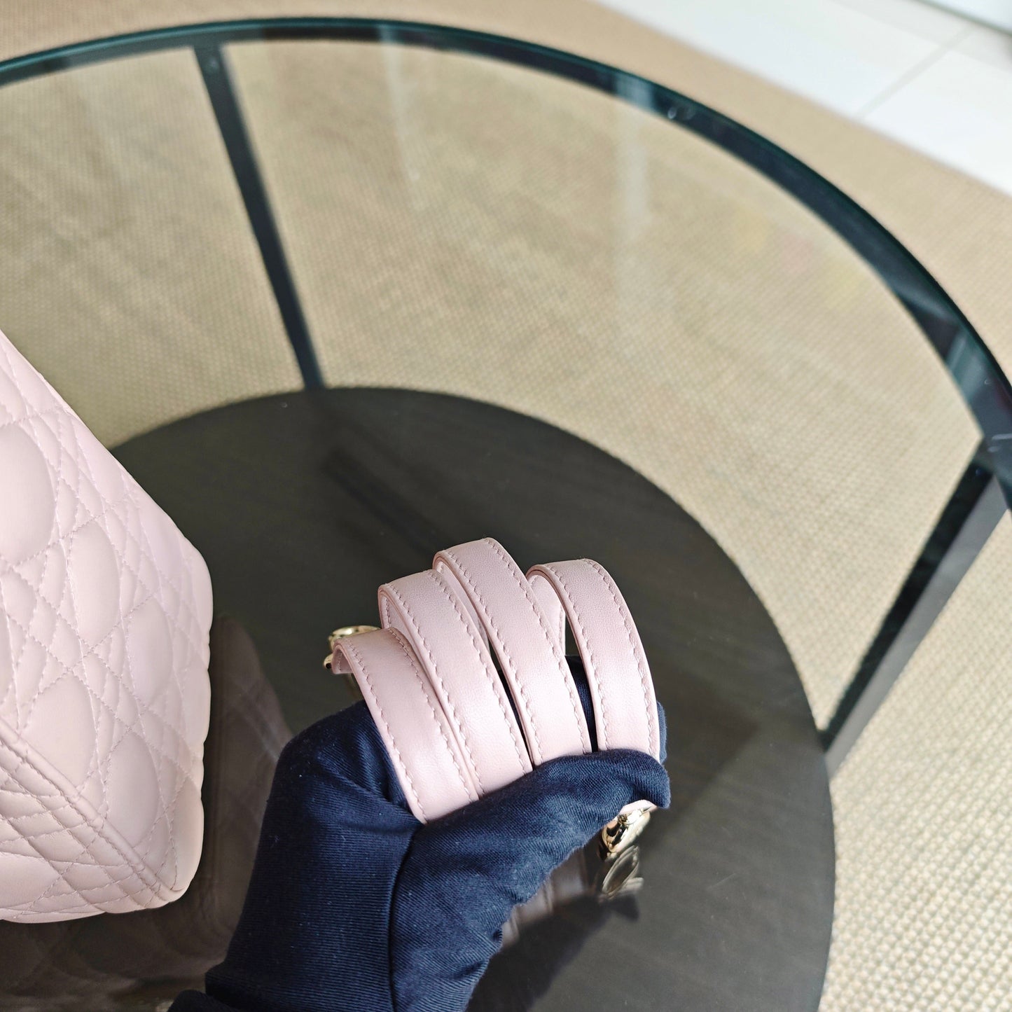 Kovancy Lady Cuir d'agneau Cannage moyen rose clair, accessoires dorés