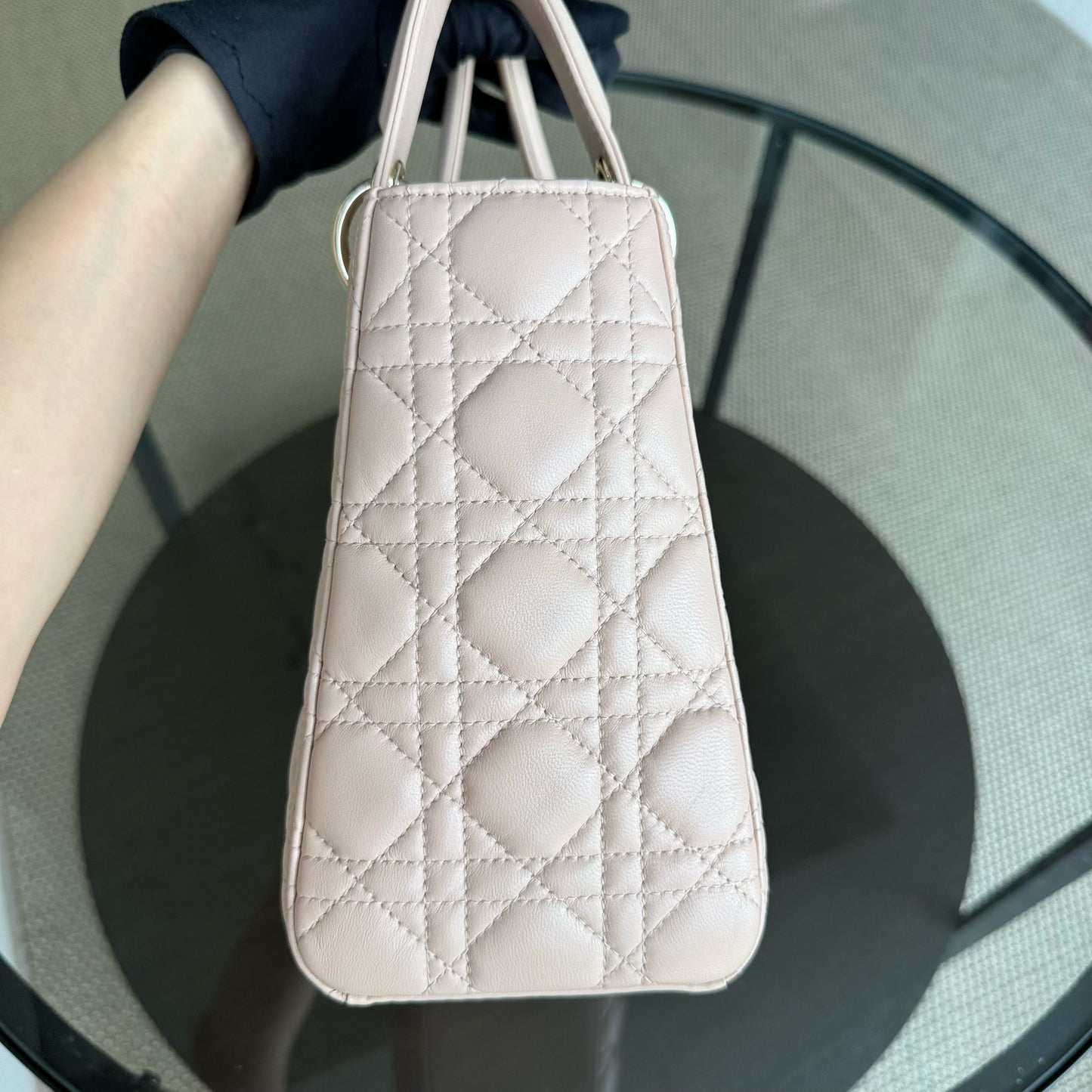 Kovancy Lady Moyen - Cuir d'agneau Cannage beige clair, finitions dorées