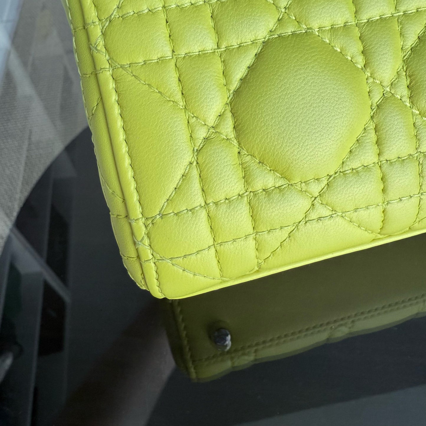 Kovancy Lady Mini - Sangle réglable en cuir d'agneau Cannage jaune et métal argenté