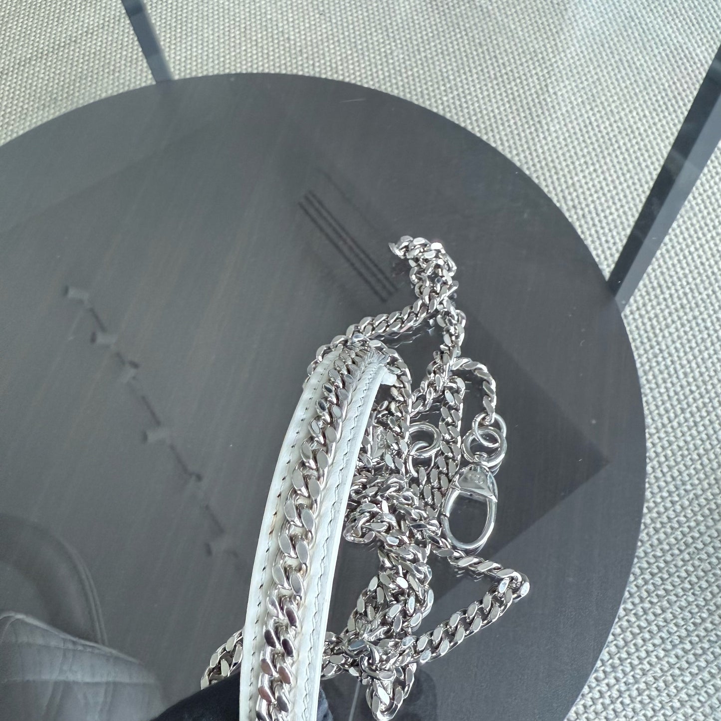 Kovancy Lady Mini - Sangle chaîne en cuir d'agneau Cannage blanc et métal argenté