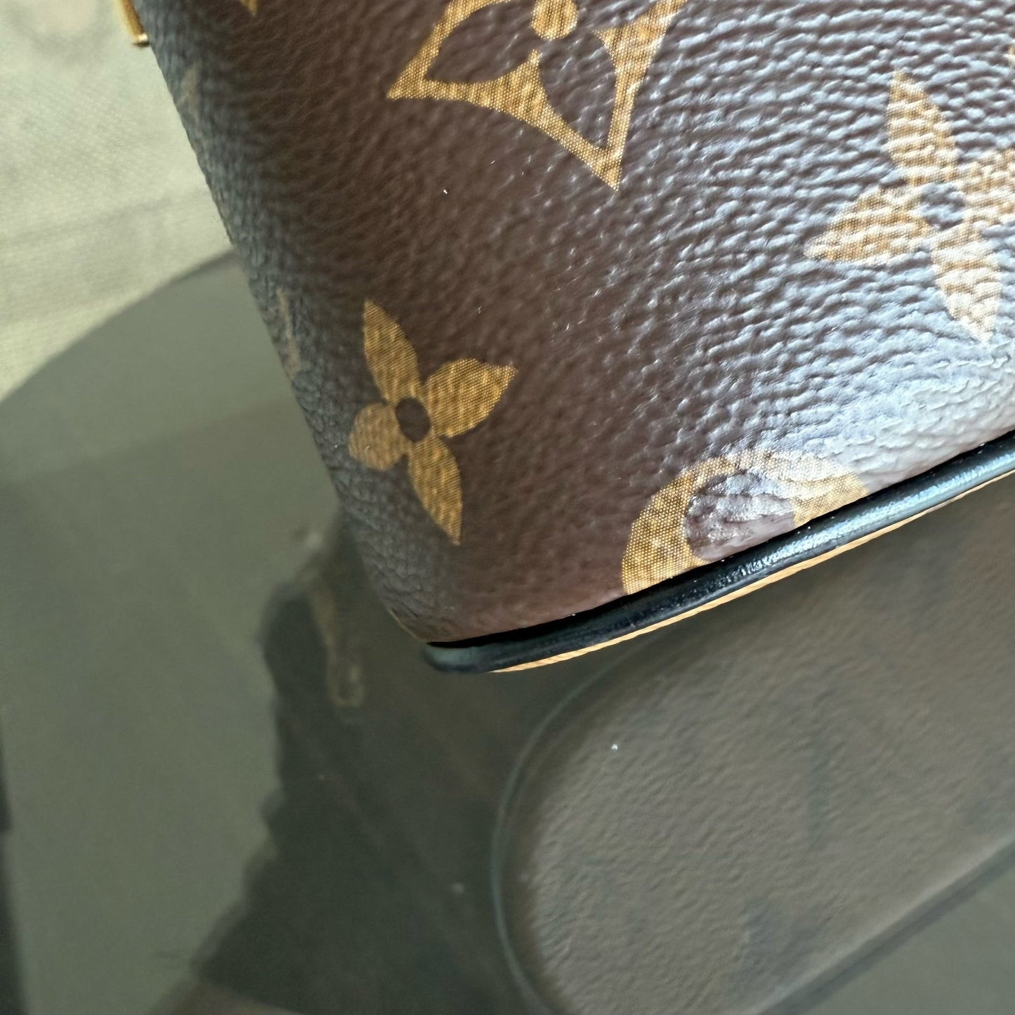 LVT Vanity Chain Pouch Monogram