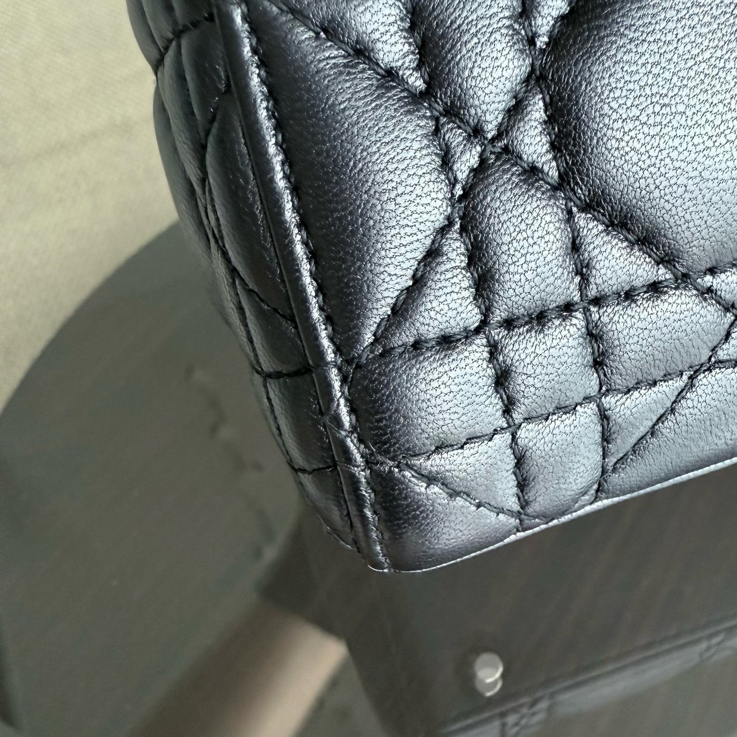 Kovancy Lady Mini - Sangle à chaîne en cuir d'agneau Cannage noir et matériel argenté