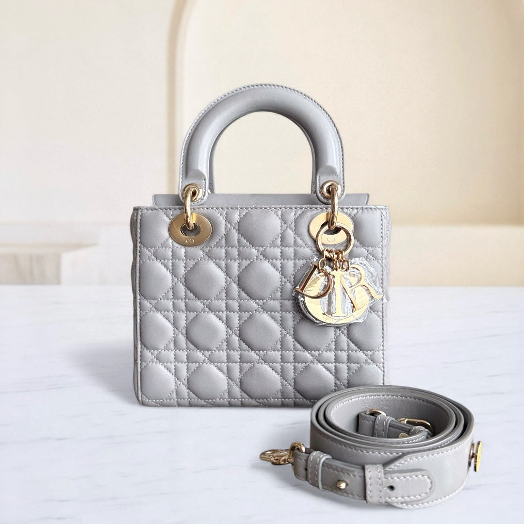 Kovancy Lady Petit - Cuir d'agneau Cannage Gris clair Quincaillerie grise et dorée