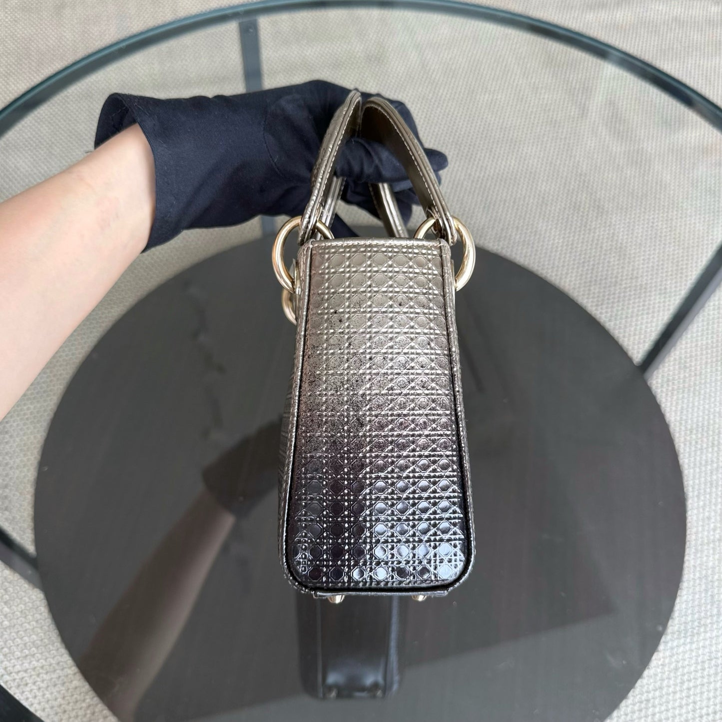 Kovancy Lady Mini - Cuir de veau micro-cannage métallisé doré, détails dorés, bandoulière ajustable