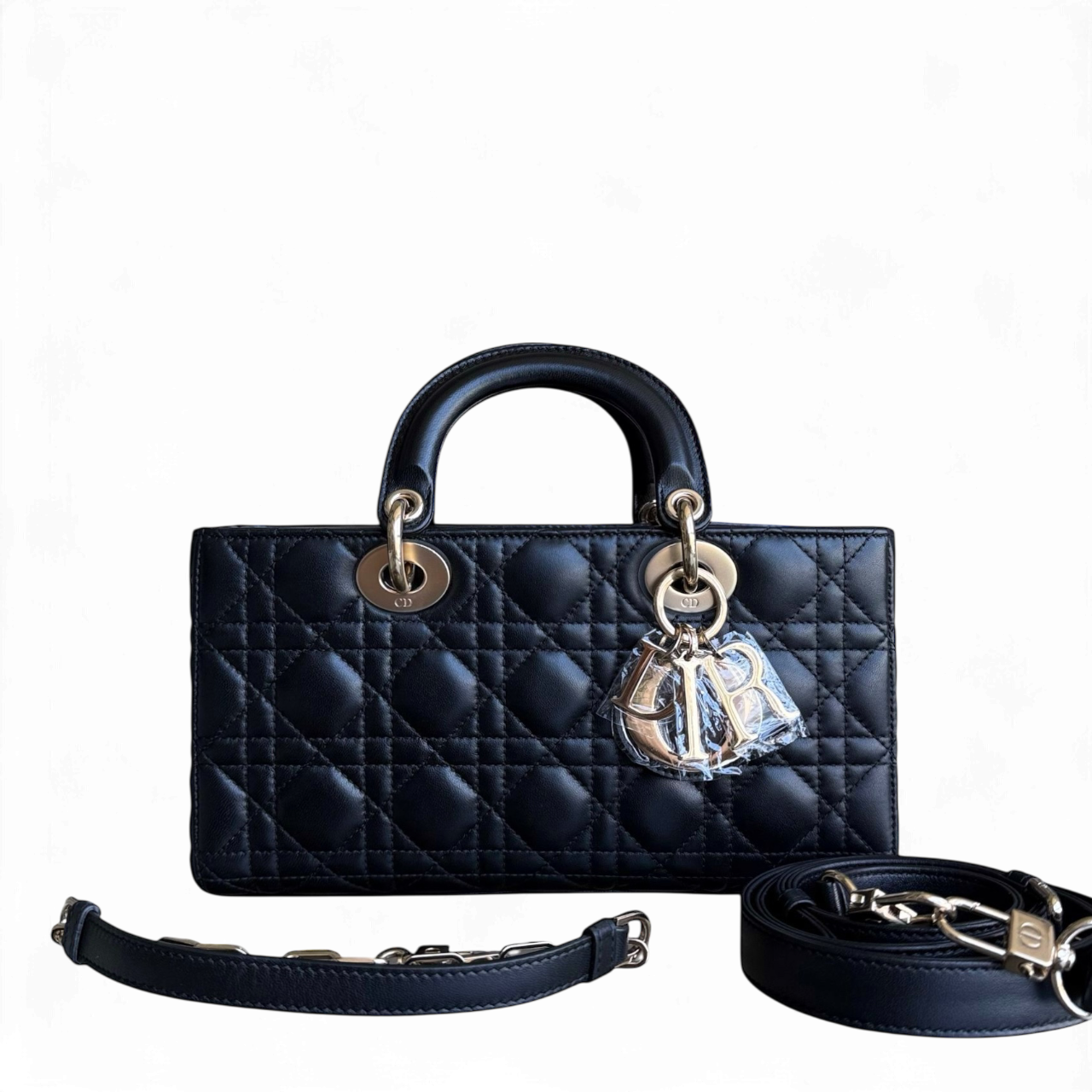 Kovancy Sac D-Joy Medium en cuir d'agneau Cannage noir et finitions dorées