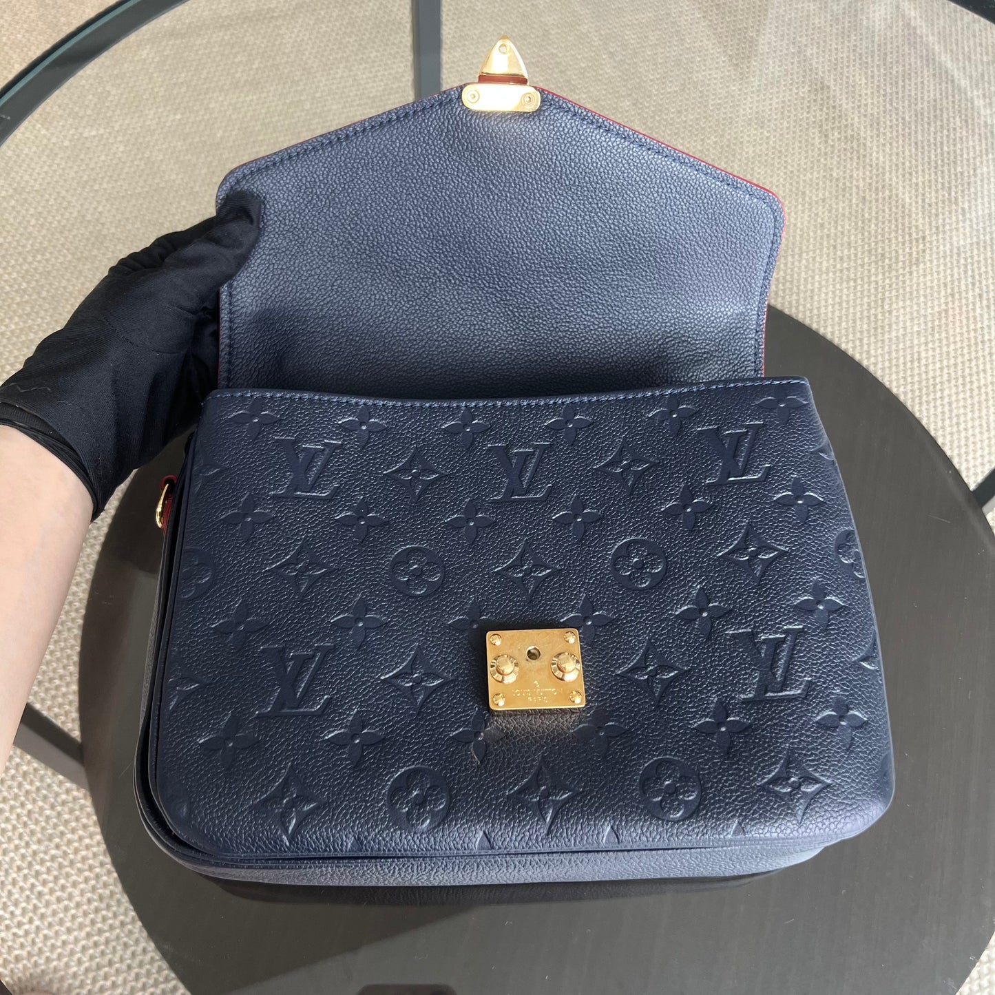 Kovancy Pochette Metis - Empreinte Monogram Marine Rouge Bleu Marine Or Quincaillerie