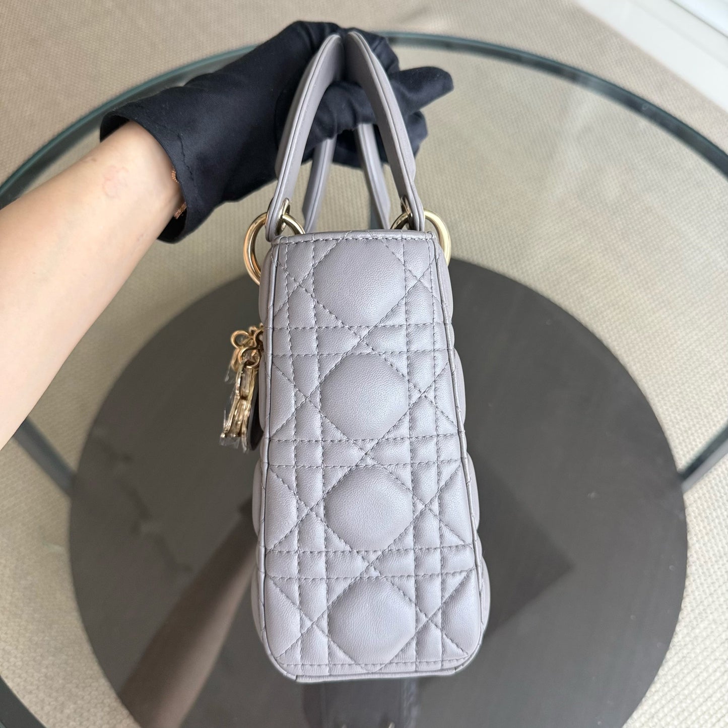 Kovancy Lady Petit - Cuir d'agneau Cannage Gris Gris Quincaillerie dorée