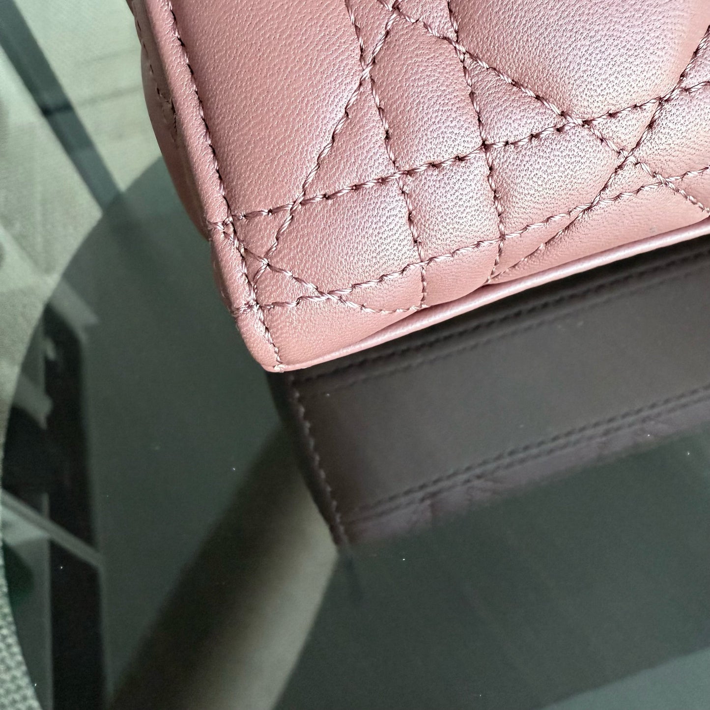 Kovancy D-Joy Medium - Cuir d'agneau Cannage Blush Rose Accastillage doré