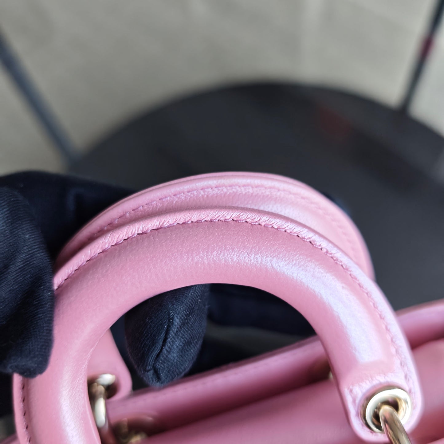 Kovancy D-Joy Micro - Cuir d'agneau Cannage irisé rose, accastillage doré, 17 cm