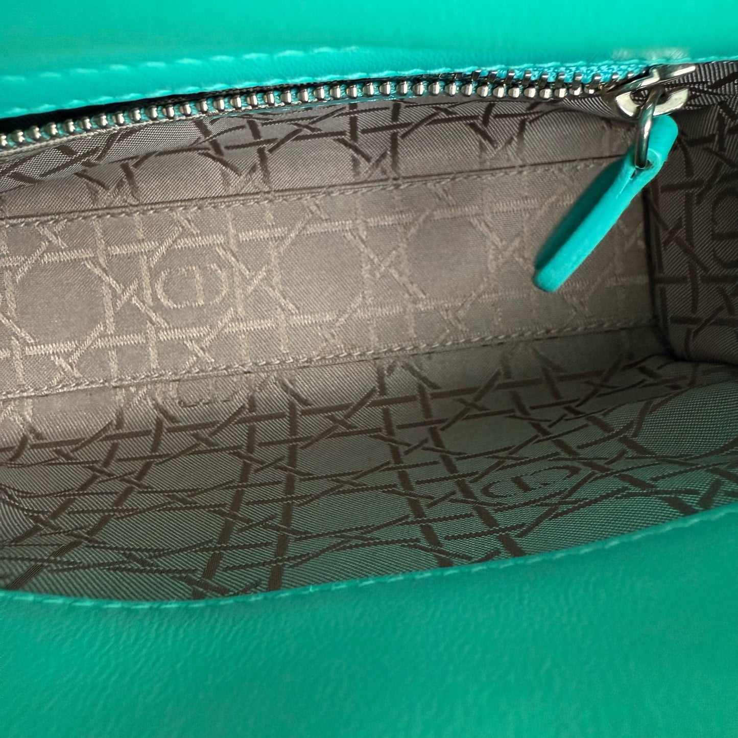 Kovancy Lady Mini - Sangle réglable en cuir d'agneau Cannage bleu cyan et matériel argenté