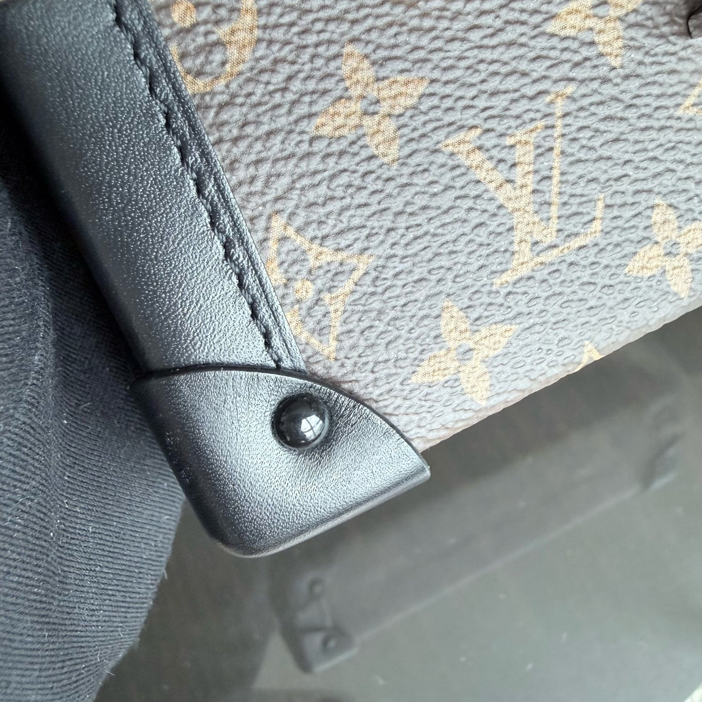 LVT Petite Malle shoulder bag - Monogram canvas box, limited edition