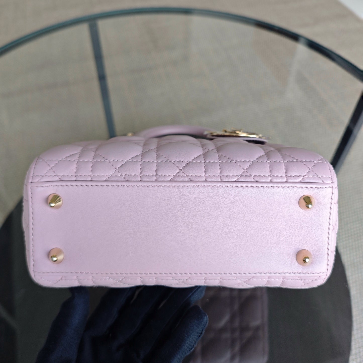 Kovancy Lady Petit modèle - Cuir d'agneau Cannage rose avec finitions dorées