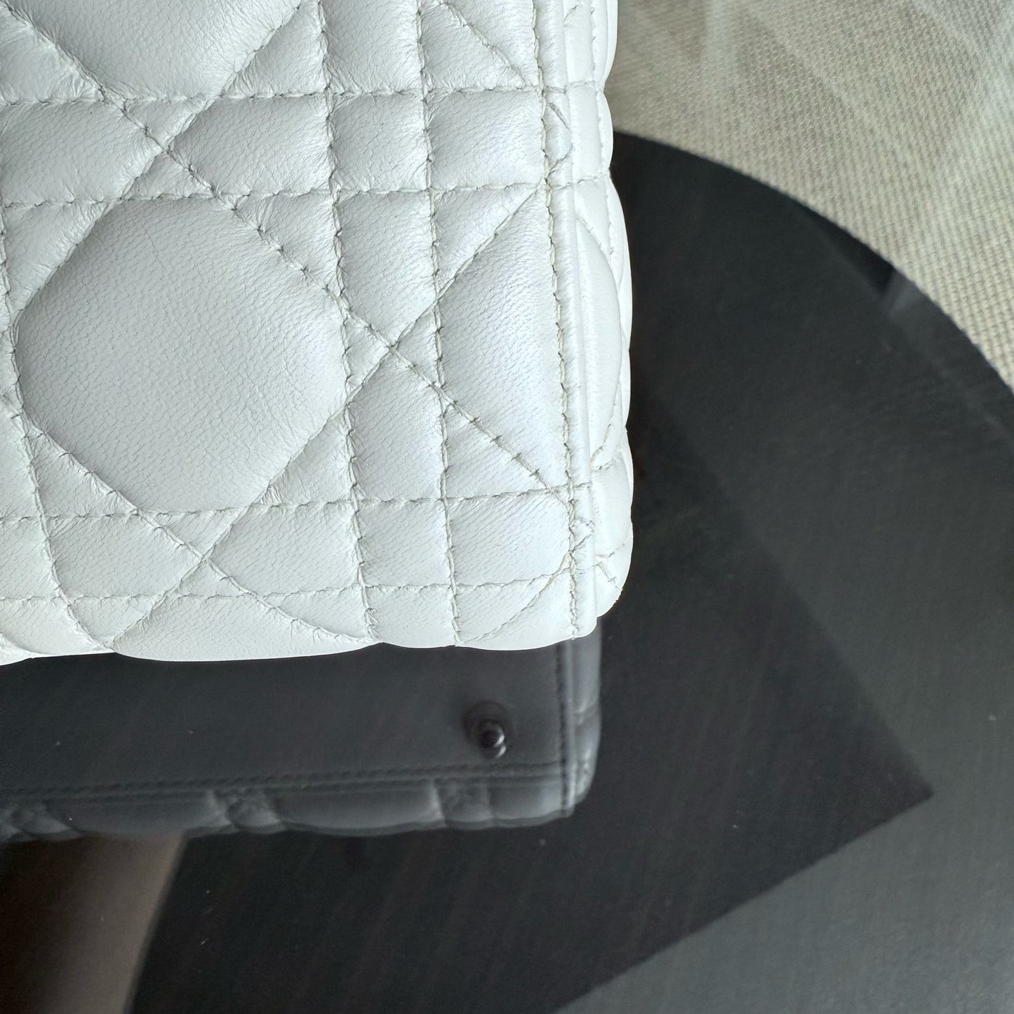Kovancy Lady Mini - Sangle chaîne en cuir d'agneau Cannage blanc et métal argenté