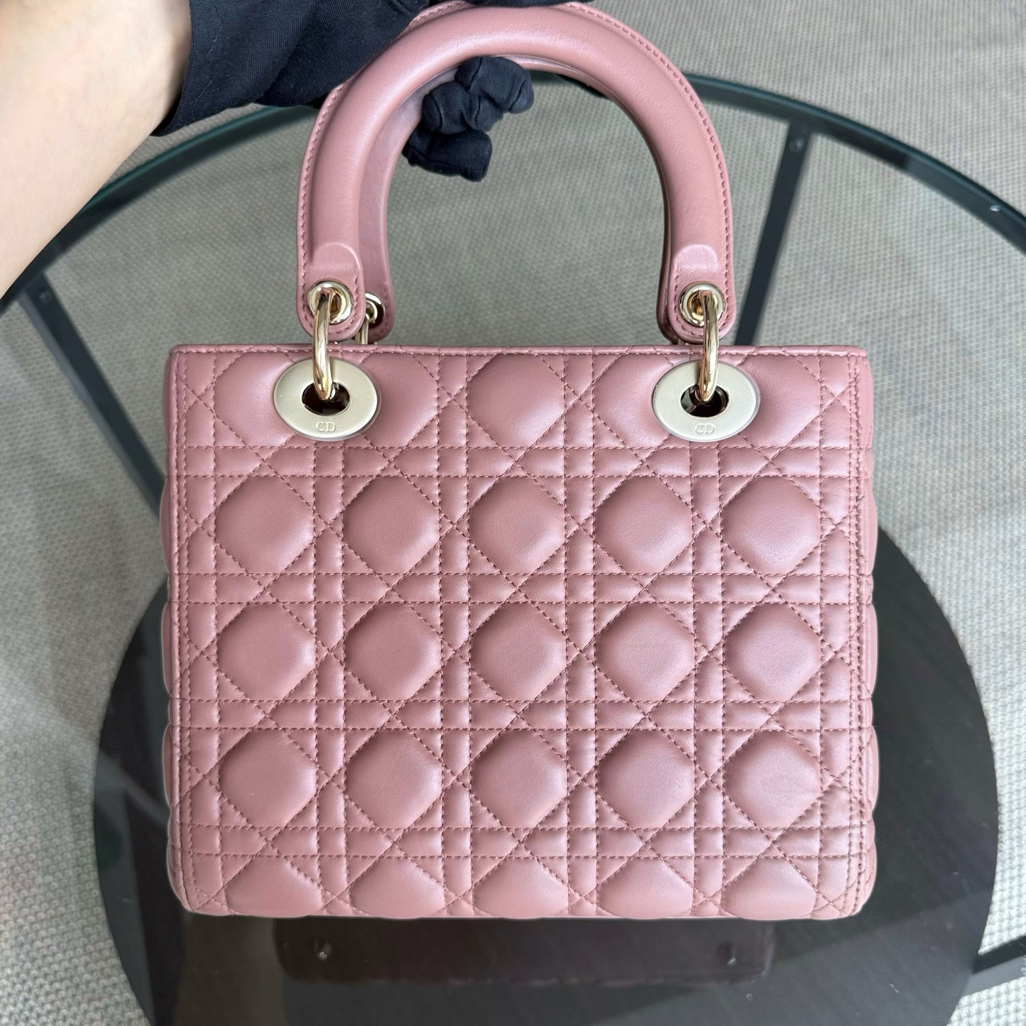 Kovancy Lady Taille moyenne - Cuir d'agneau Cannage, finitions dorées, sans bandoulière