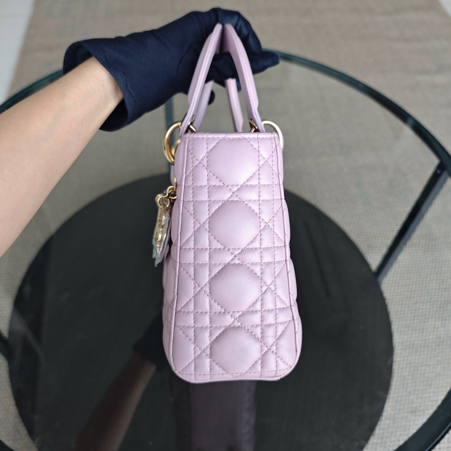 Kovancy Lady Petit modèle - Cuir d'agneau Cannage rose avec finitions dorées