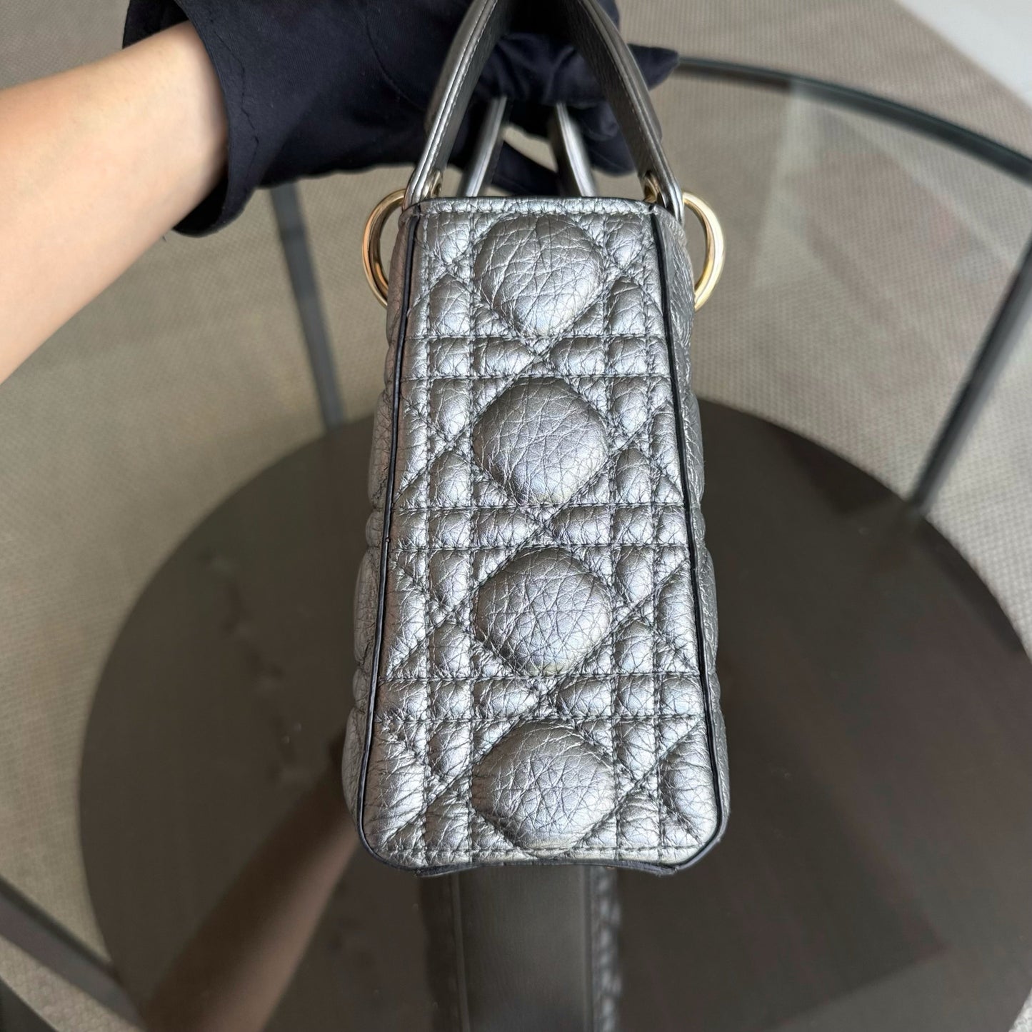 Kovancy Lady Petit modèle - Cuir de veau gris cannage, finitions dorées