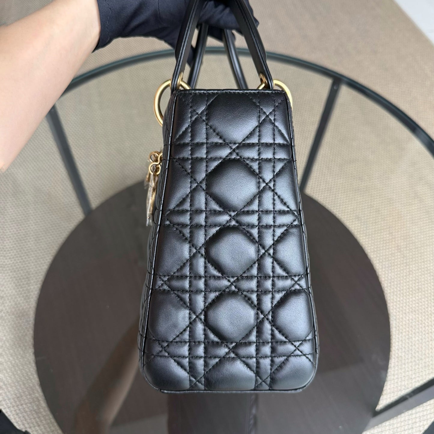 Kovancy Lady Moyen - Cuir d'agneau Cannage noir Quincaillerie dorée SANS SANGLE