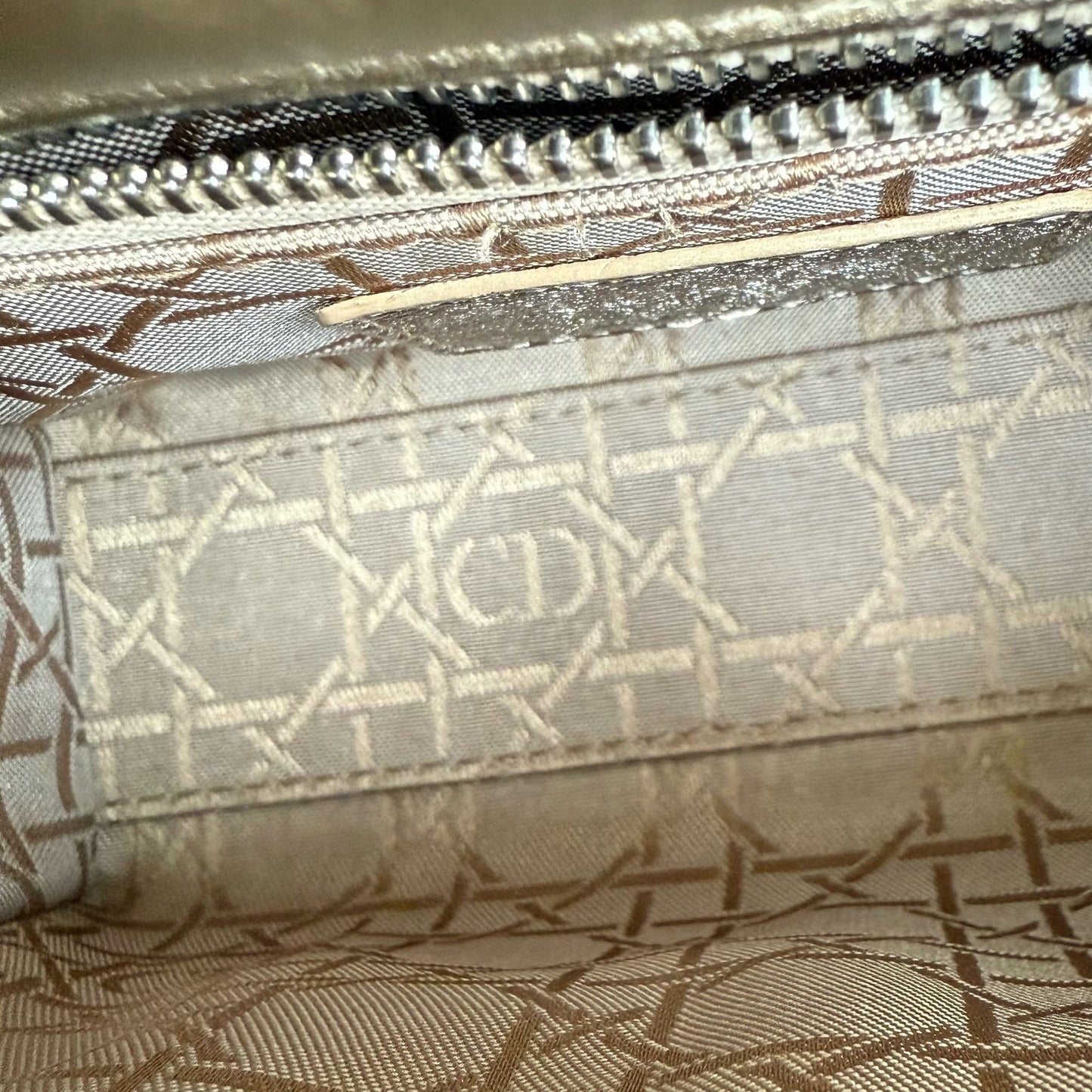 Kovancy Lady Mini - Sangle chaîne en cuir d'agneau Cannage avec quincaillerie dorée et argentée
