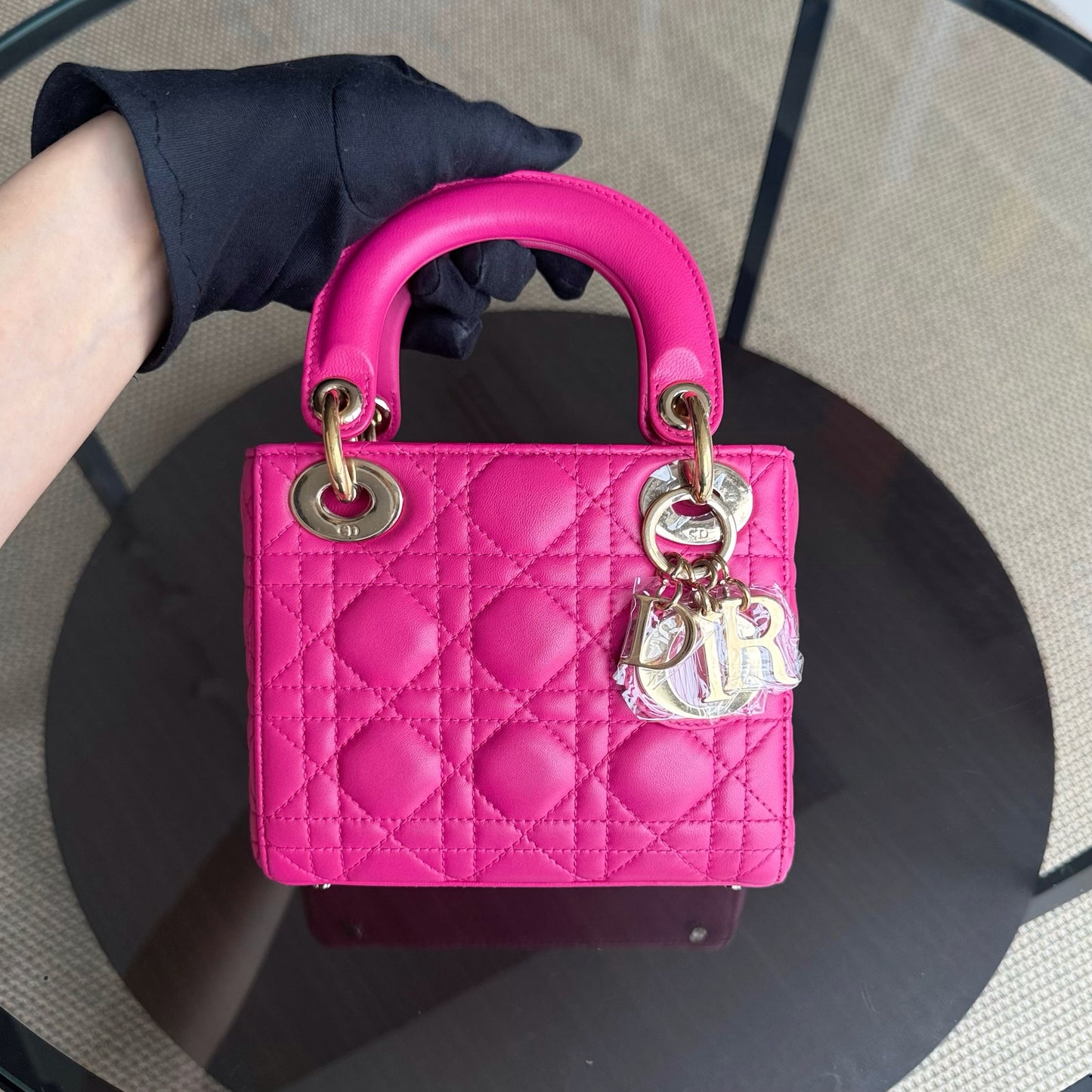 Kovancy Lady Mini - Bandoulière réglable en cuir d'agneau Cannage rose vif avec quincaillerie dorée