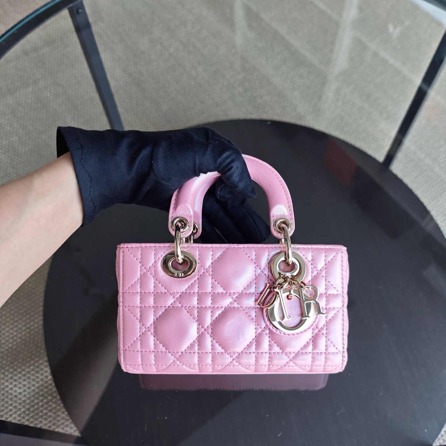 Kovancy D-Joy Micro - Cuir d'agneau Cannage irisé rose, accastillage doré, 17 cm
