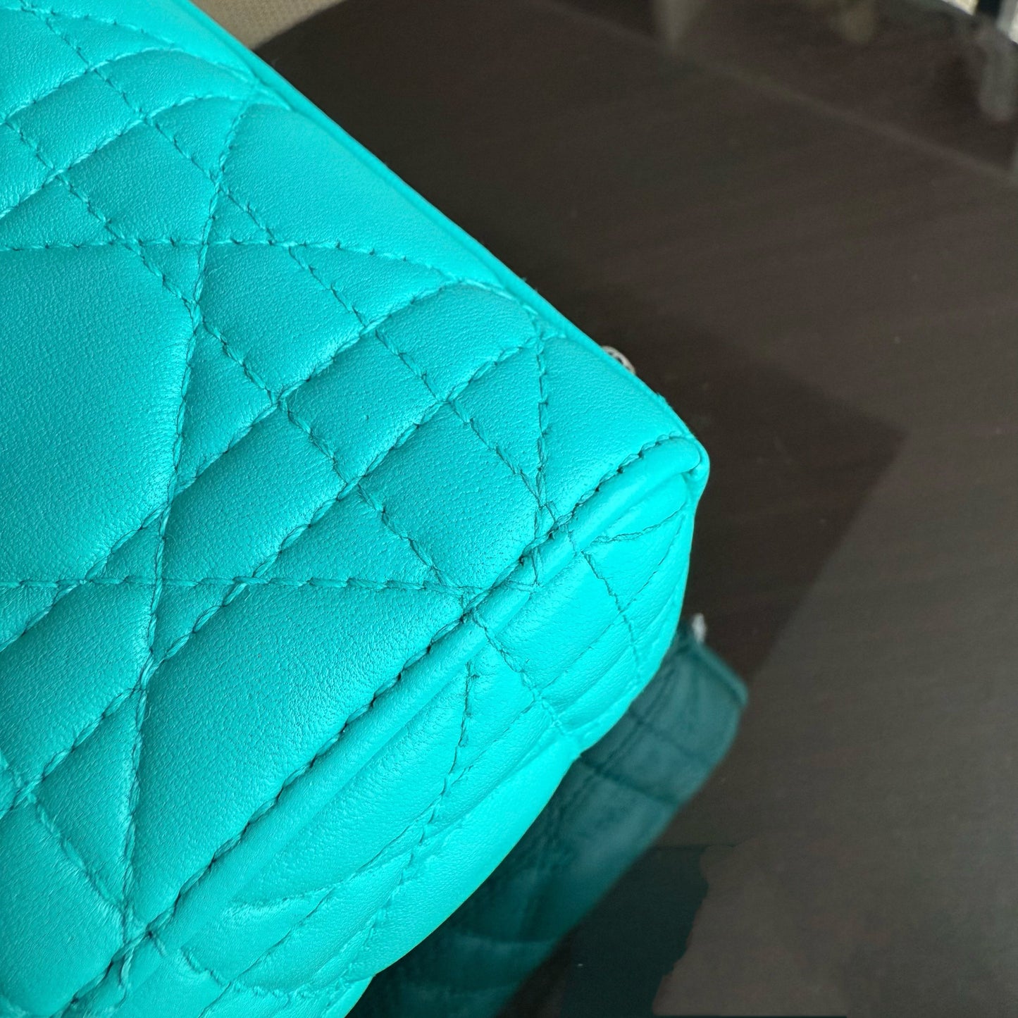 Kovancy Lady Mini - Sangle réglable en cuir d'agneau Cannage bleu cyan et matériel argenté