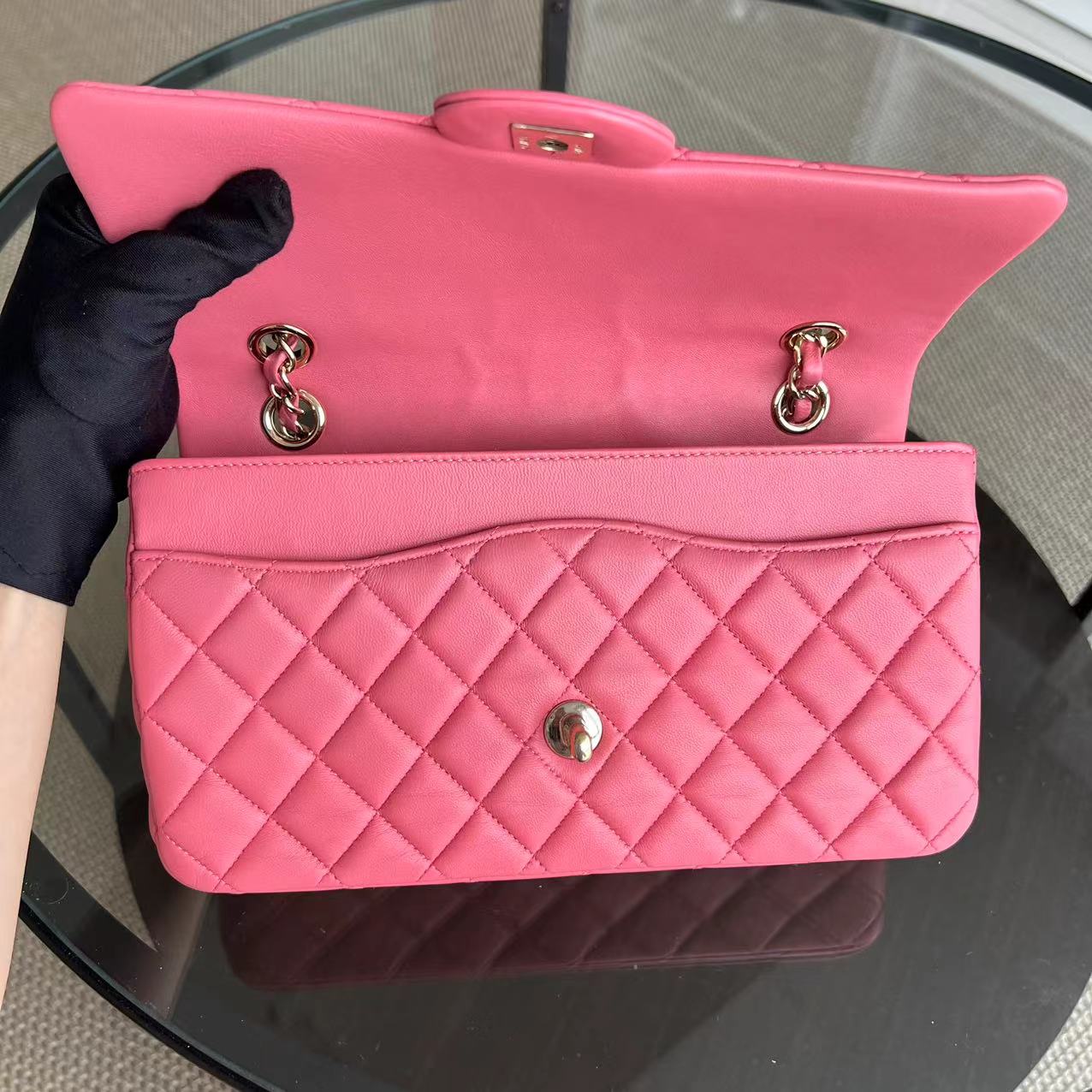 CHANEL Classic Flap Medium