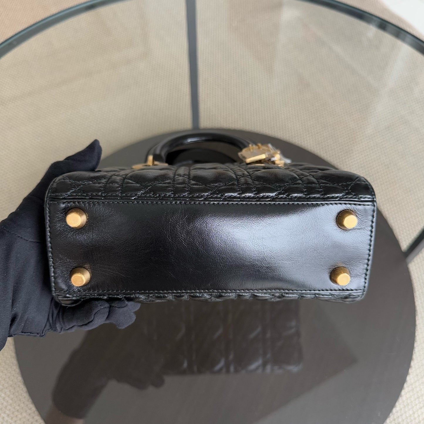 Kovancy Lady Petit modèle - Cuir de veau glacé Cannage, finitions noires et dorées