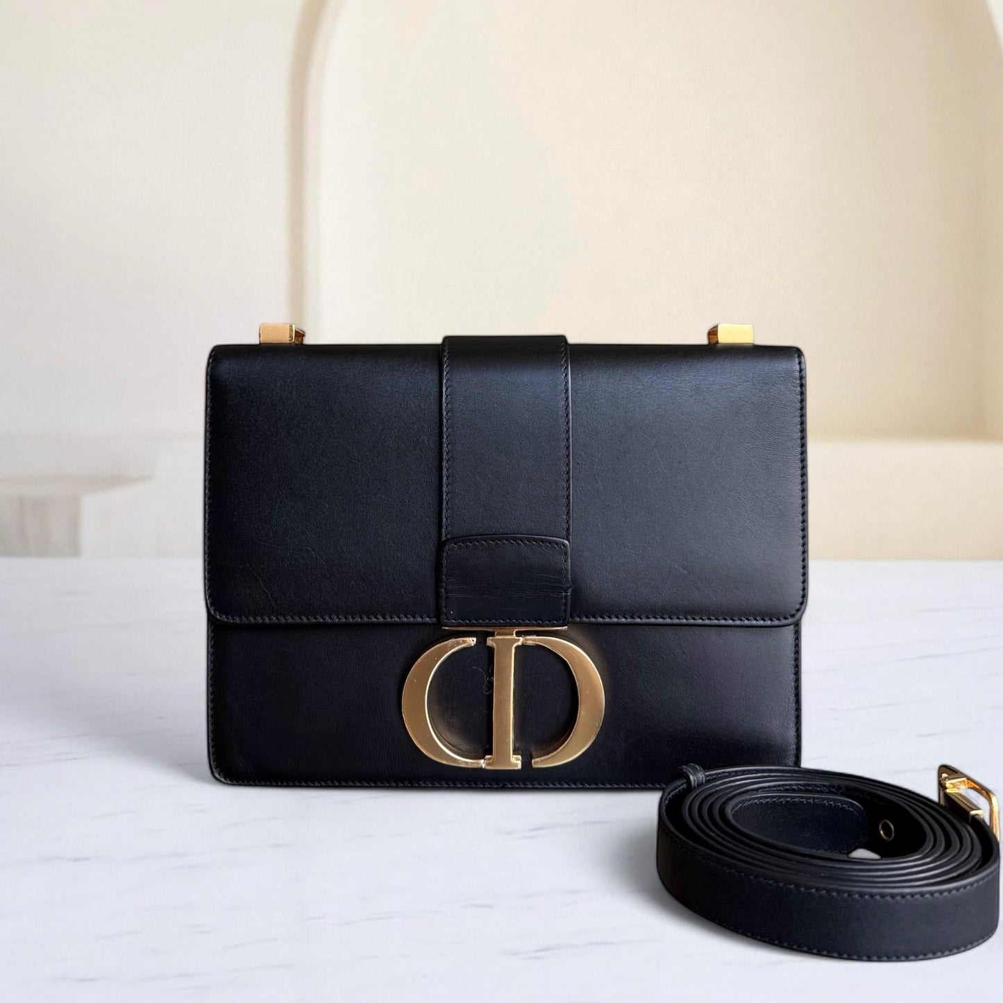 Kovancy Montaigne 30 - Cuir de veau lisse noir, accastillage doré