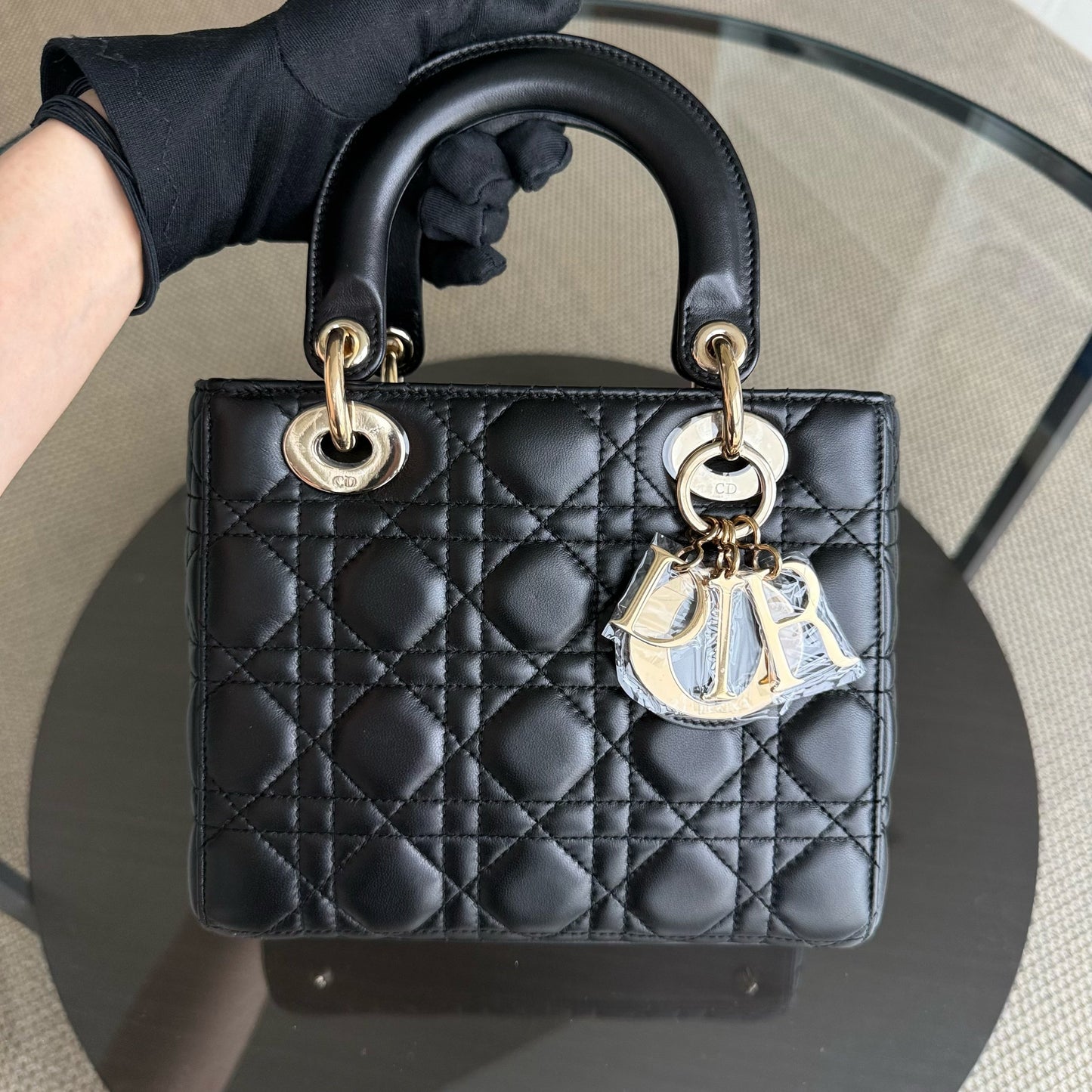 Kovancy Lady Petit modèle - Cuir d'agneau Cannage noir et matériel doré