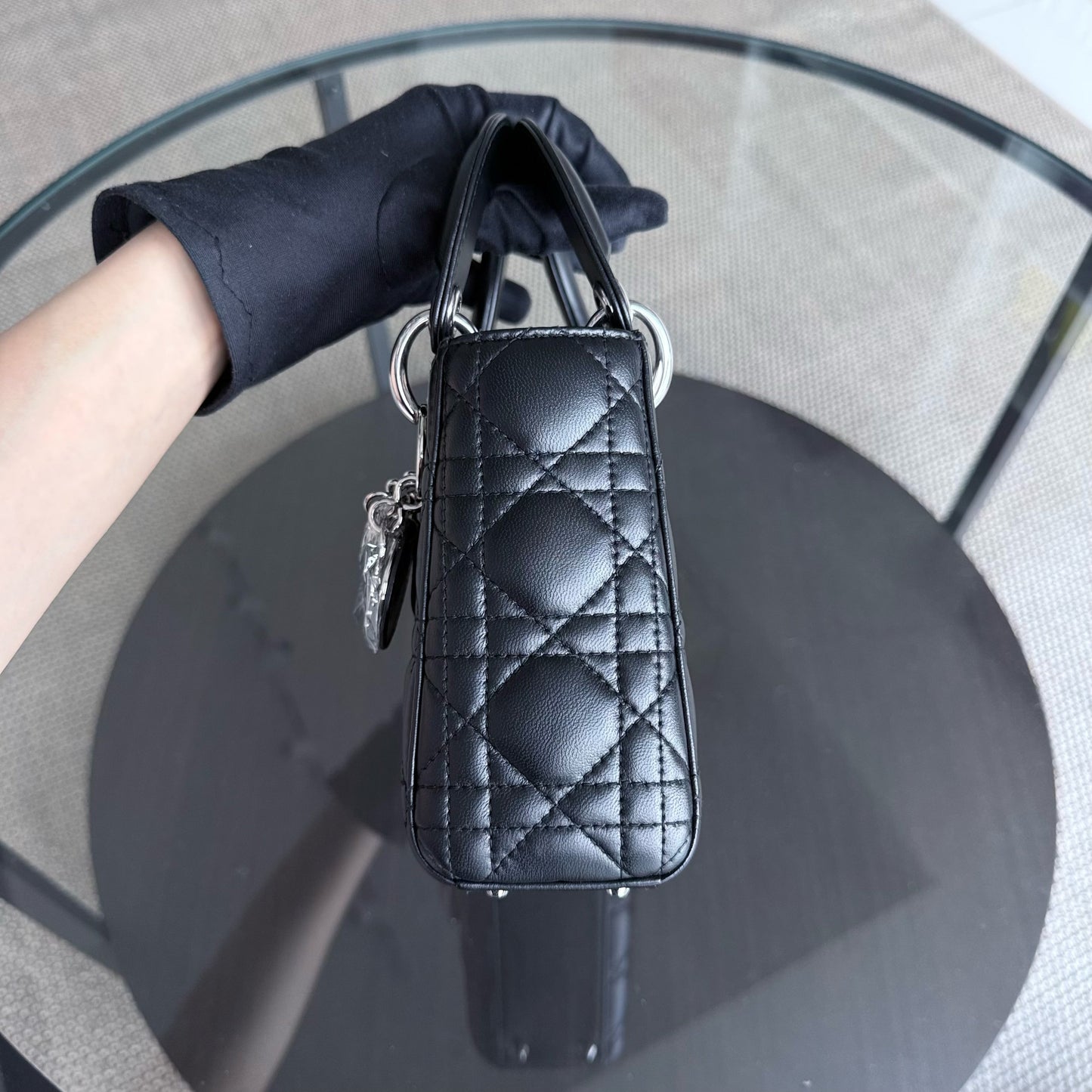 Kovancy Lady Mini - Sangle à chaîne en cuir d'agneau Cannage noir et matériel argenté