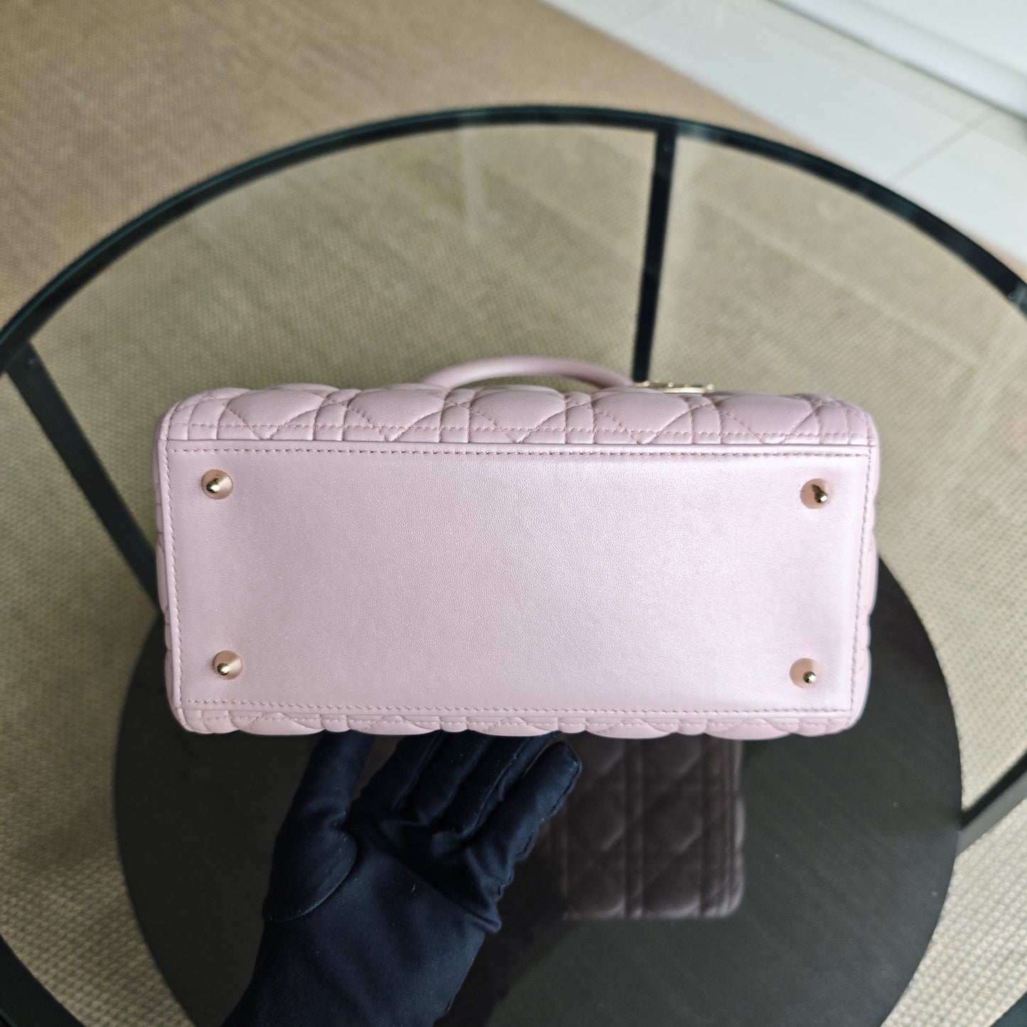 Kovancy Lady Cuir d'agneau Cannage moyen rose clair, accessoires dorés