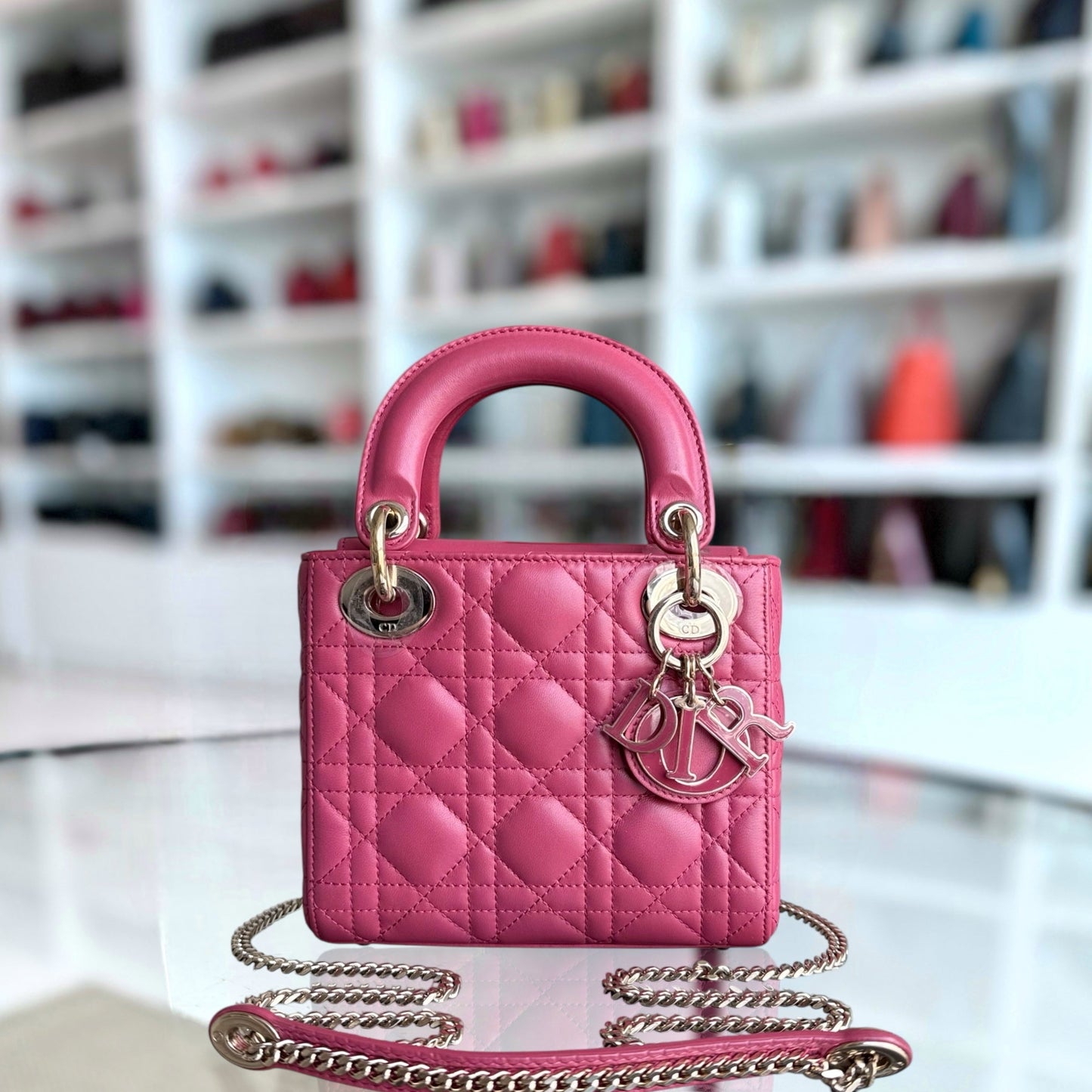 Kovancy Lady Mini - Nouvelle version du sac à rabat Cannage entièrement rose avec accessoires dorés