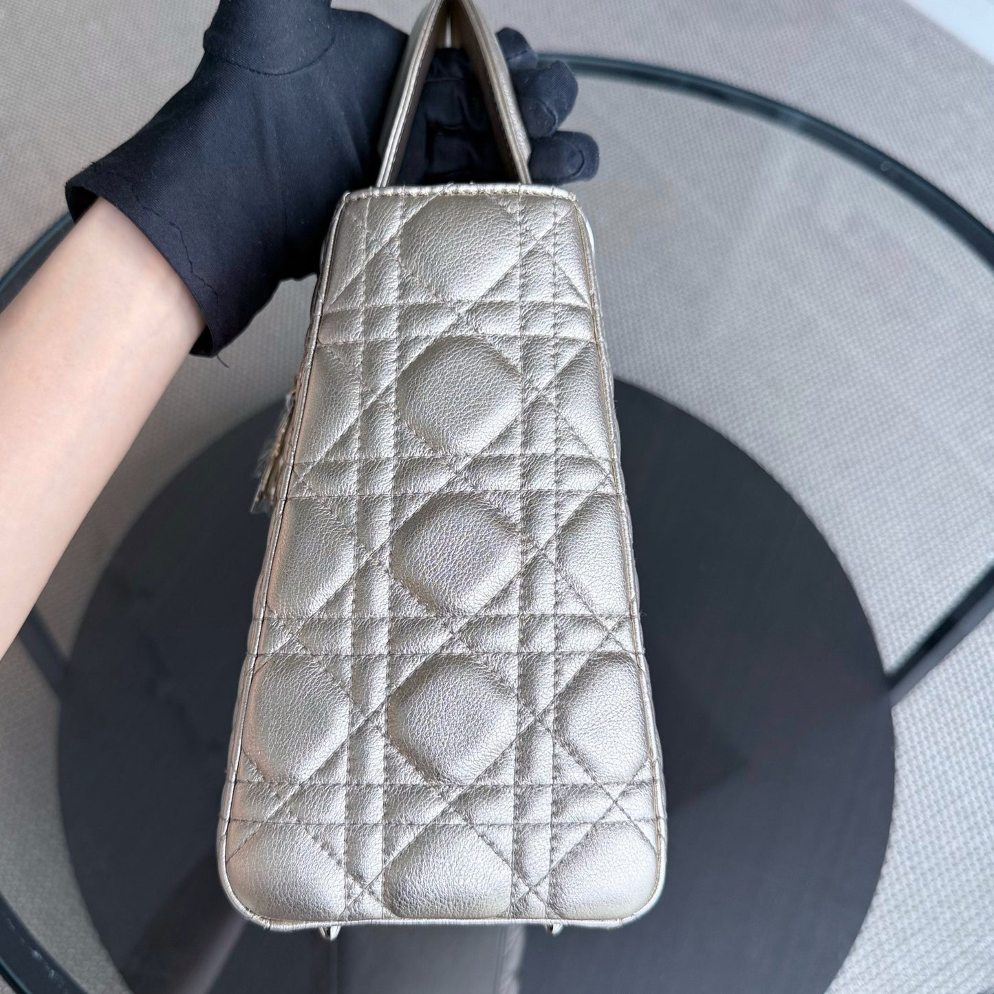 Kovancy Lady Moyen - Cuir de veau doré Cannage, accessoires dorés, sans sangle