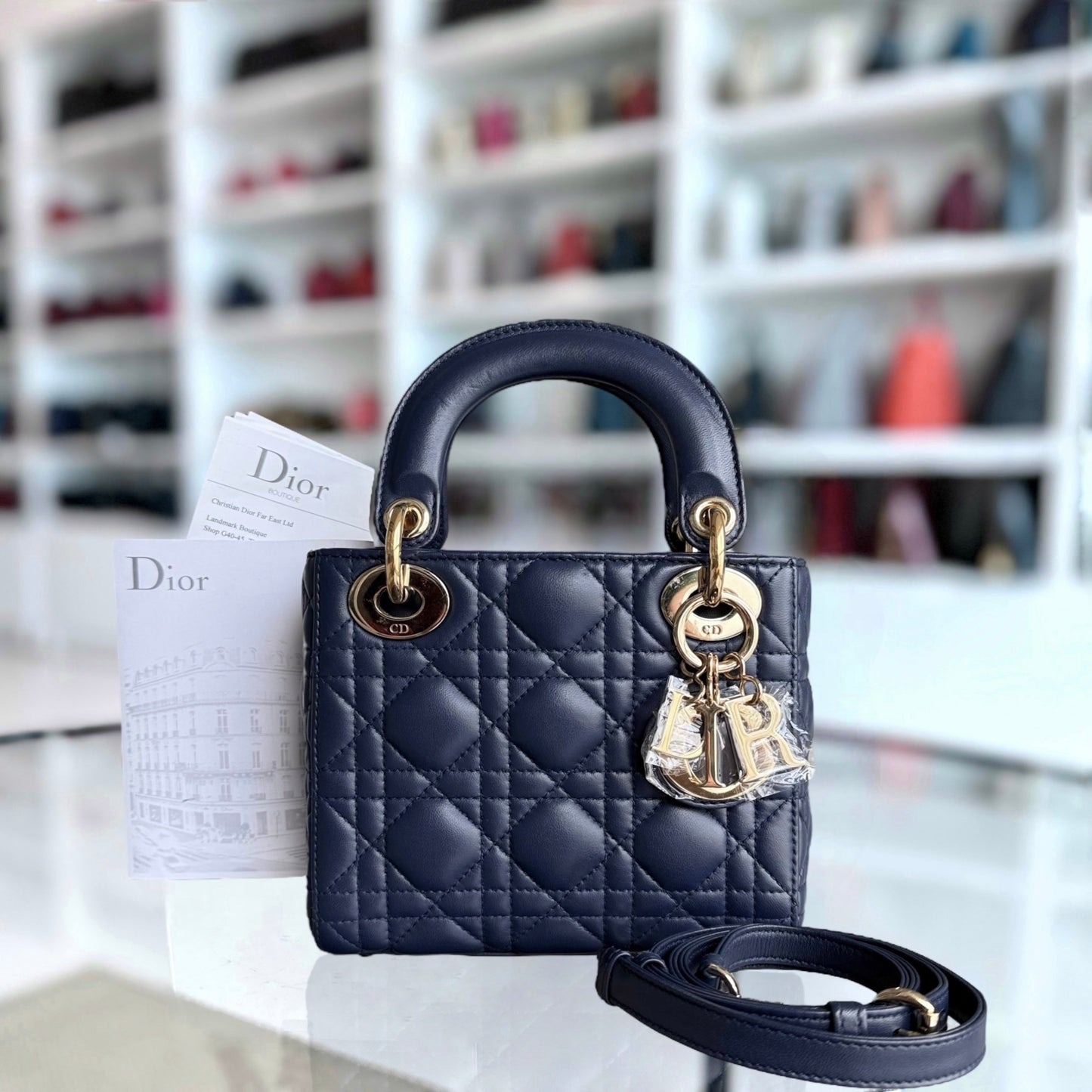 Kovancy Lady Mini - Bandoulière réglable en cuir d'agneau Cannage bleu foncé avec finitions dorées