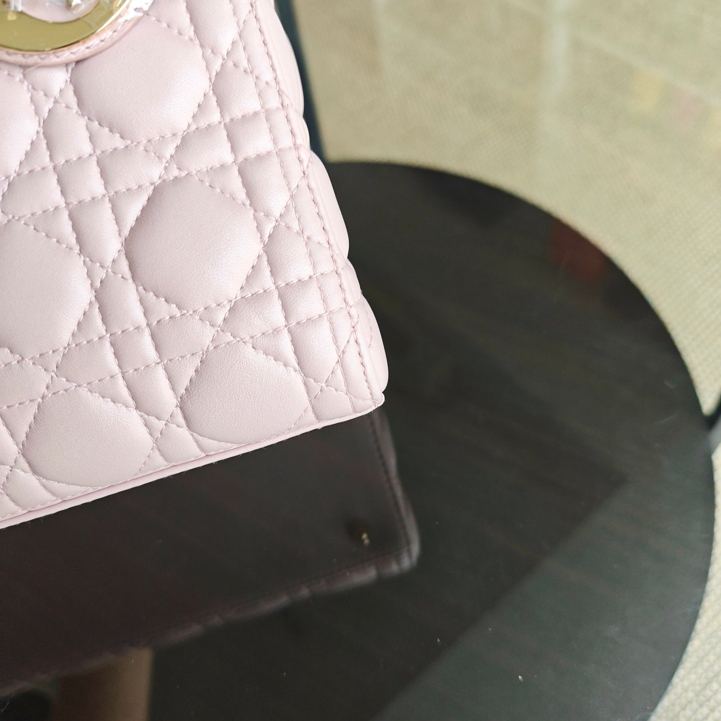 Kovancy Lady Cuir d'agneau Cannage moyen rose clair, accessoires dorés