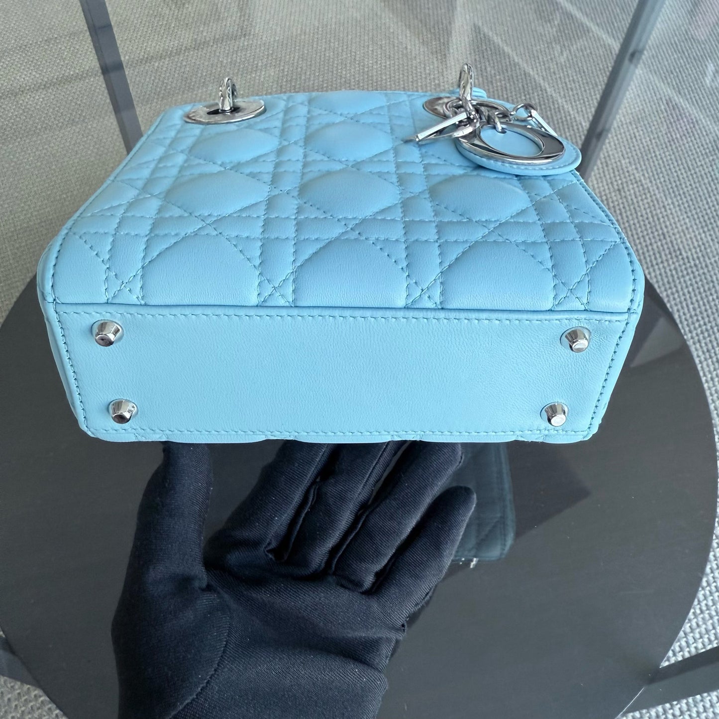 Kovancy Lady Mini - Cannage Agneau Bleu Clair Quincaillerie Argentée Bandoulière Réglable