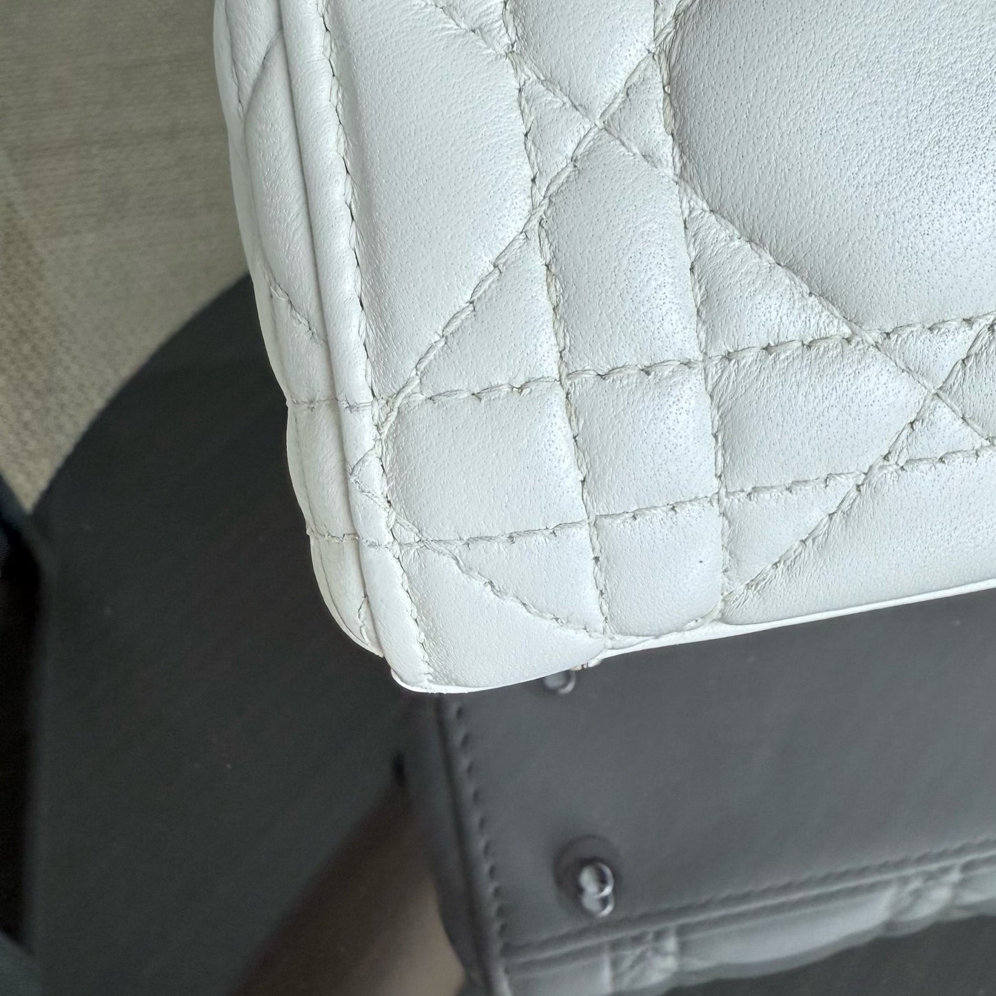 Kovancy Lady Mini - Sangle chaîne en cuir d'agneau Cannage blanc et métal argenté