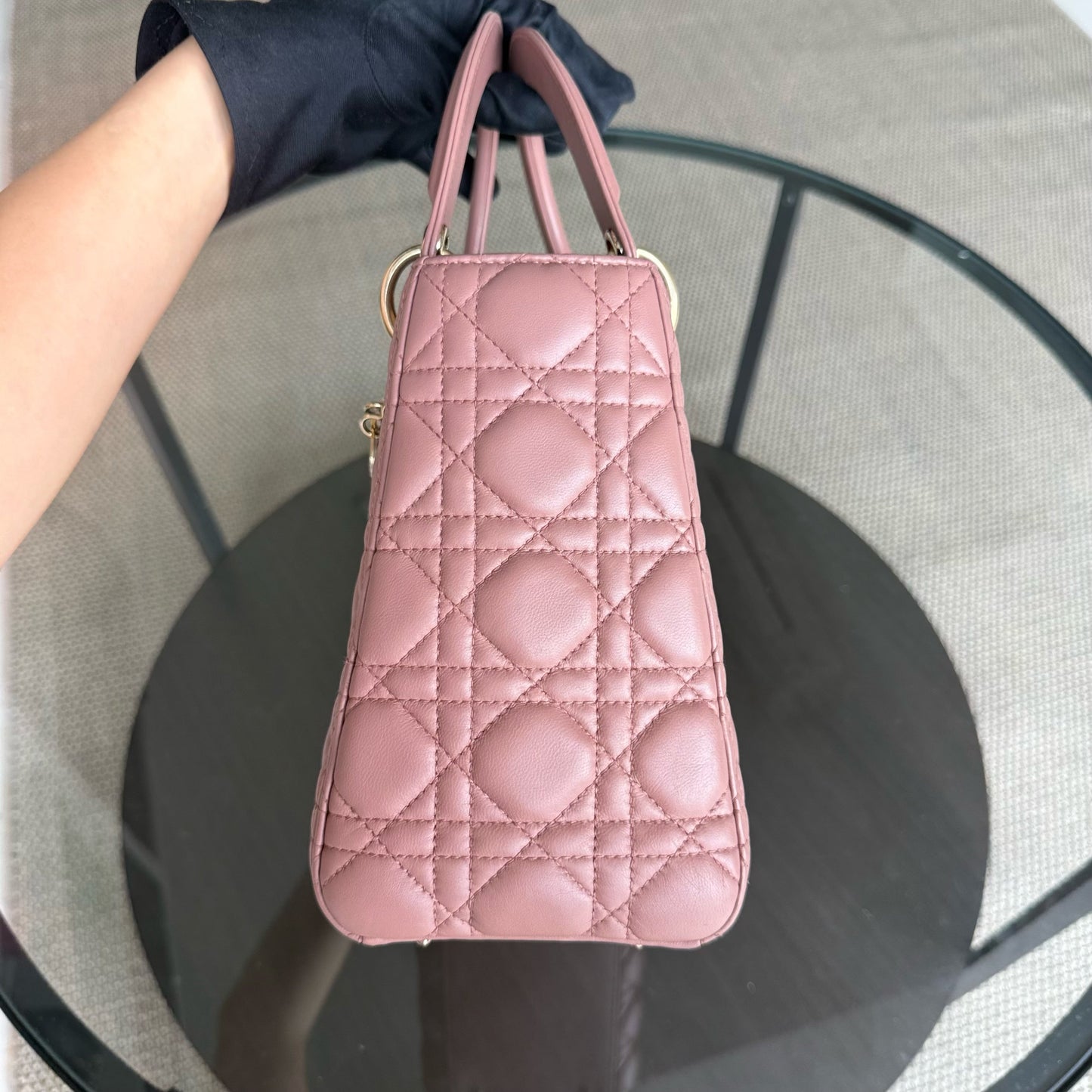 Kovancy Lady Taille moyenne - Cuir d'agneau Cannage, finitions dorées, sans bandoulière