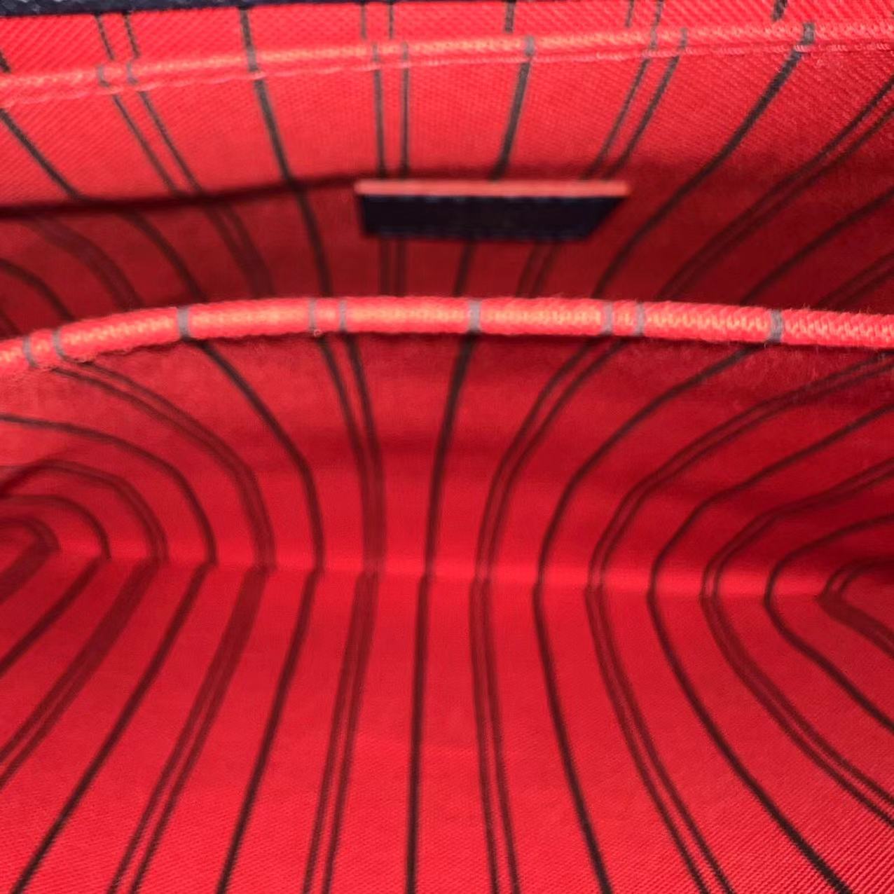 Kovancy Pochette Metis Calfskin Empreinte Marine Rouge Matériel Doré